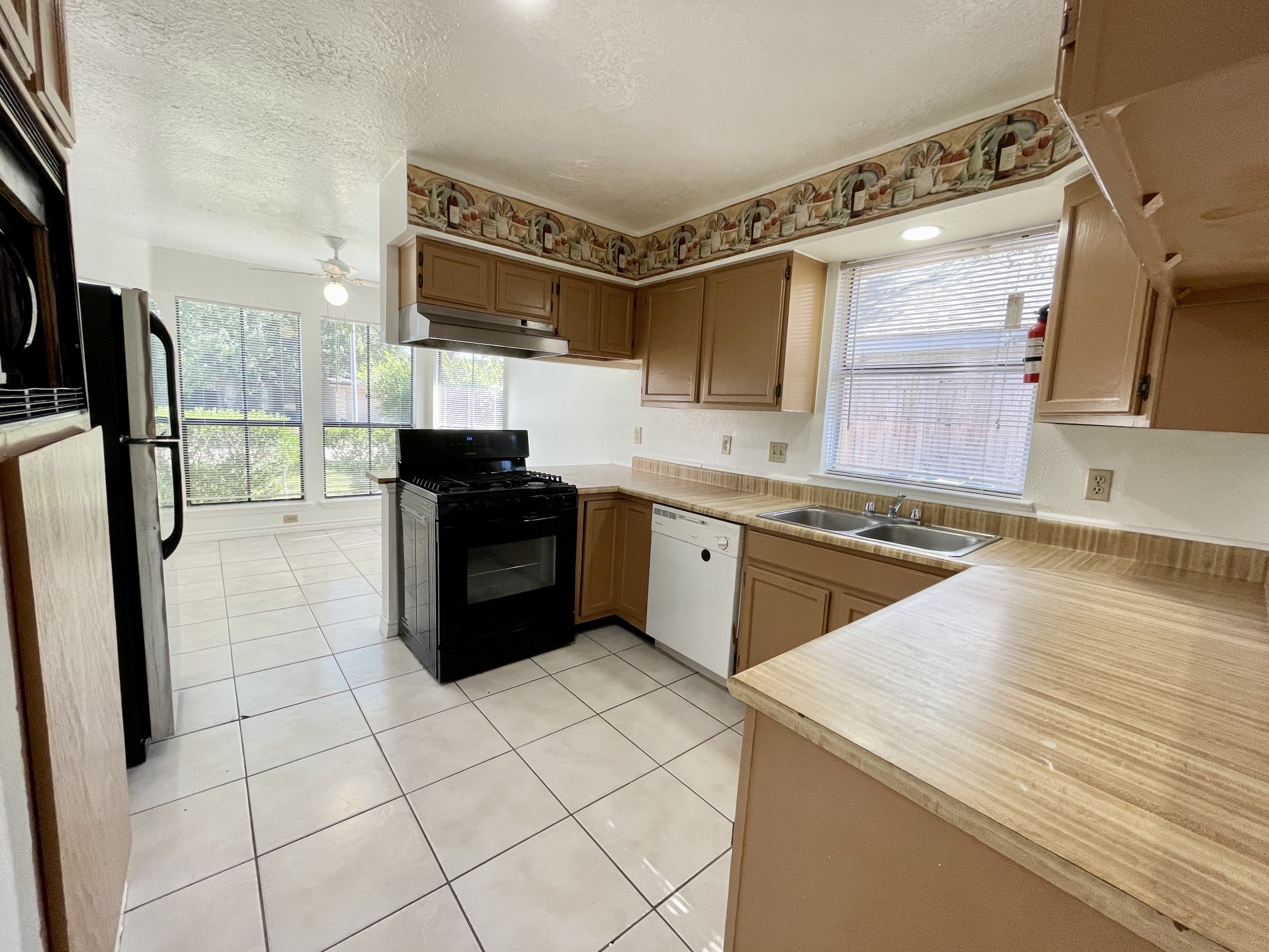 7014 Caladero Drive Property Photo 11