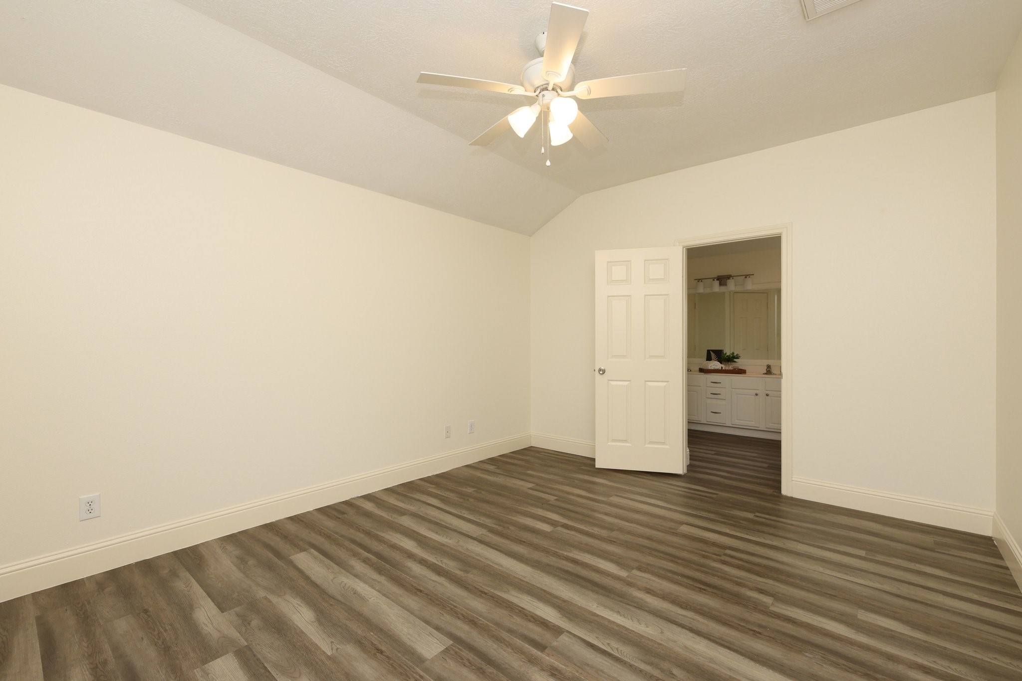 5313 Caprock Drive Property Photo 14