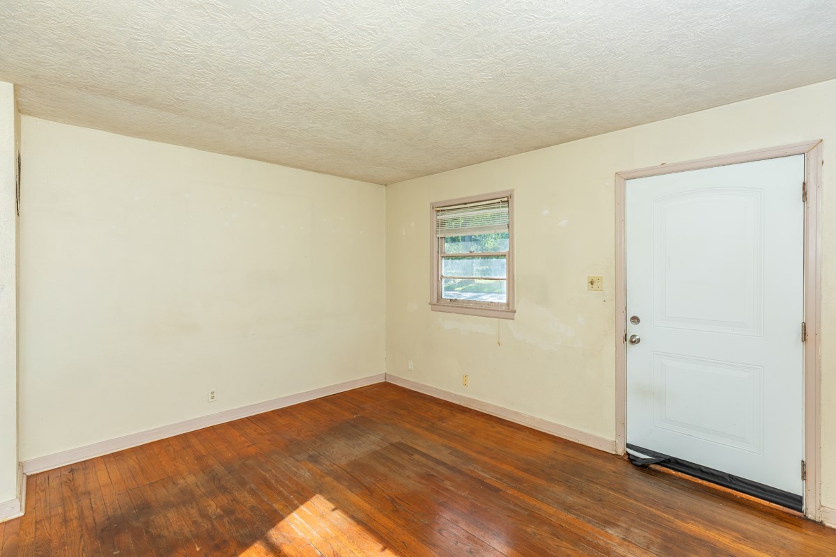 5270 Spencer Drive Property Photo 5
