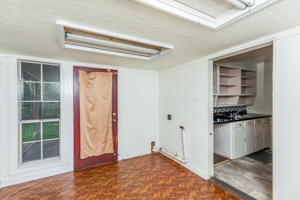 5270 Spencer Drive Property Photo 11