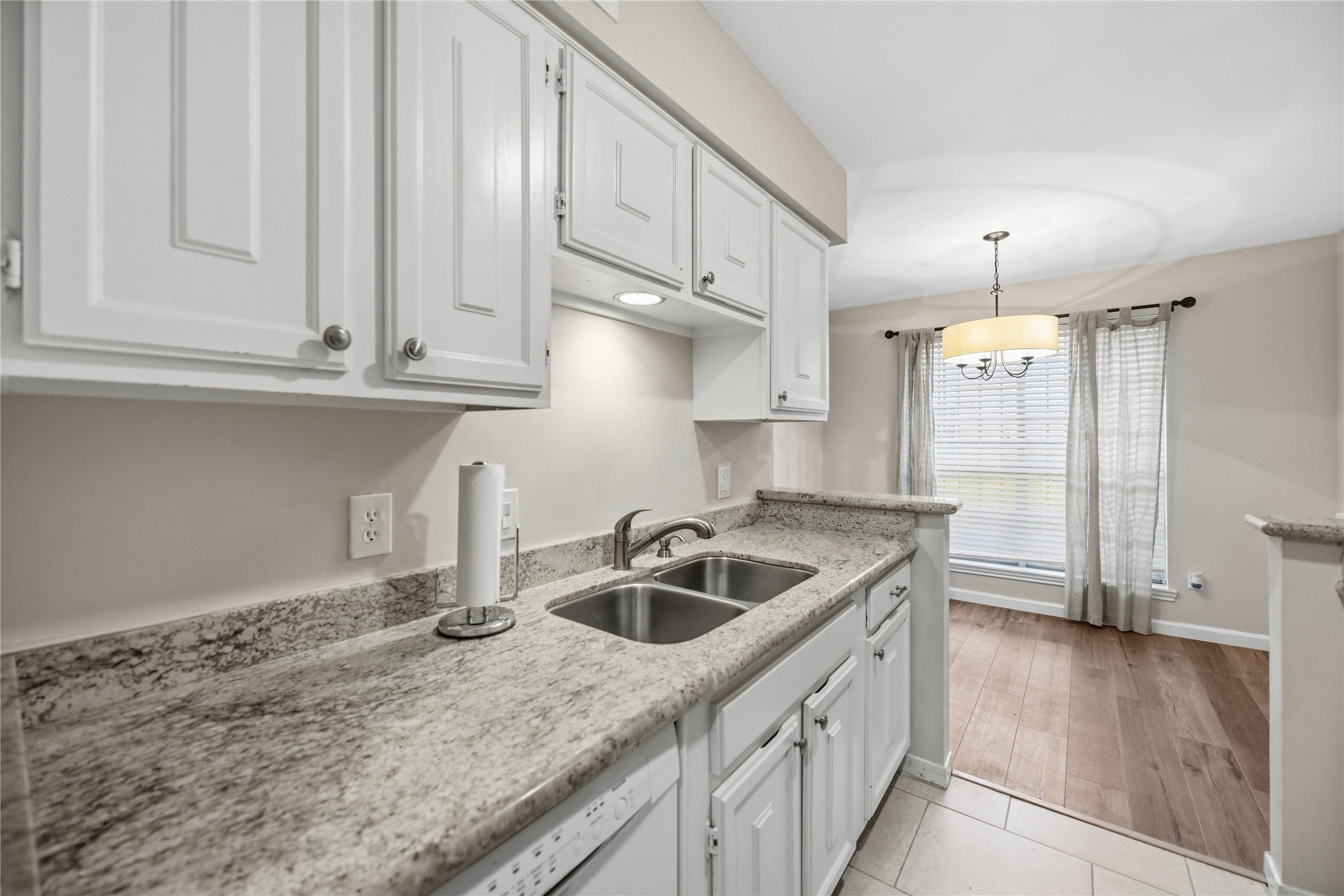 10336 Briar Forest Drive Property Photo 6