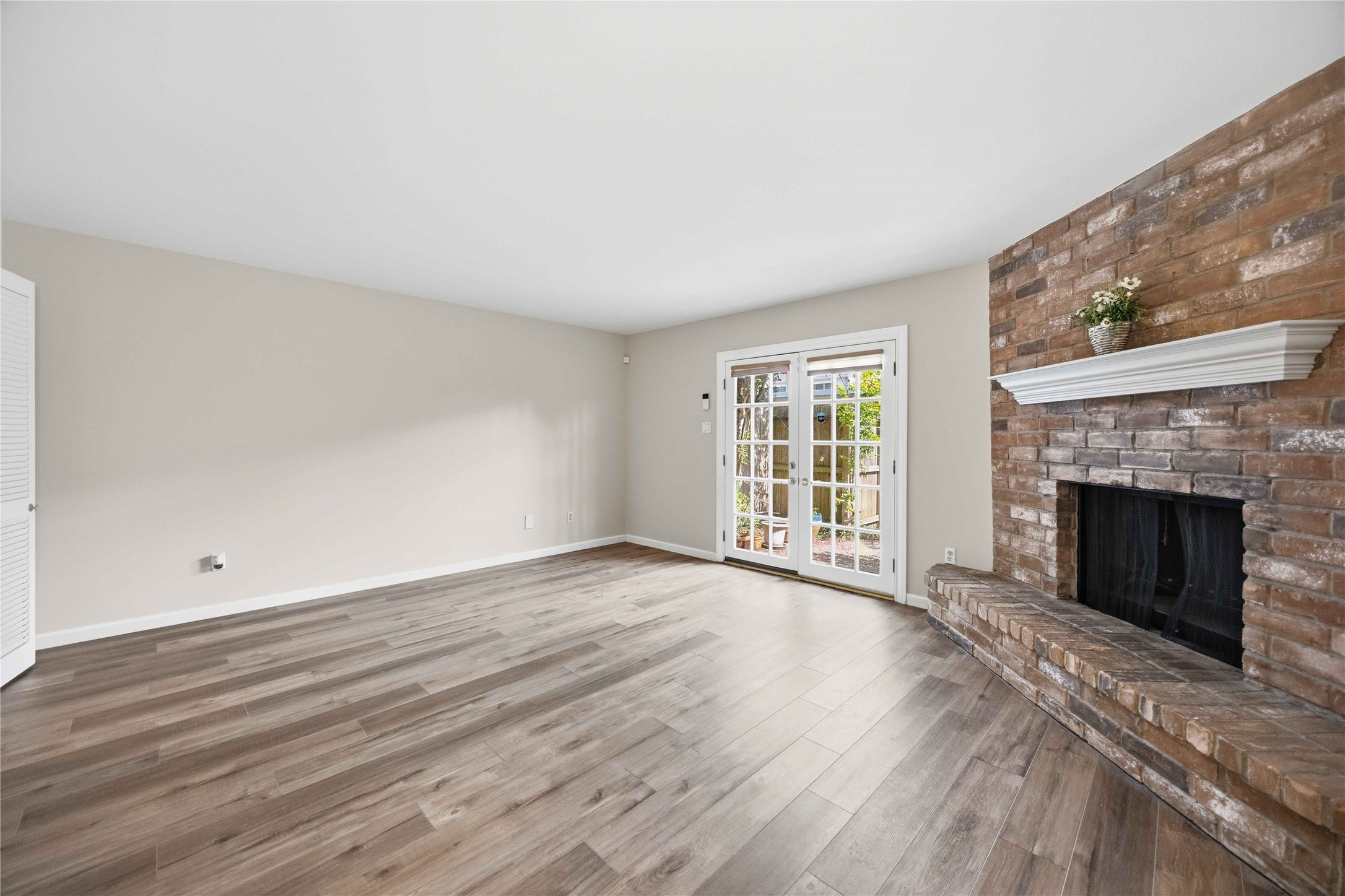 10336 Briar Forest Drive Property Photo 8