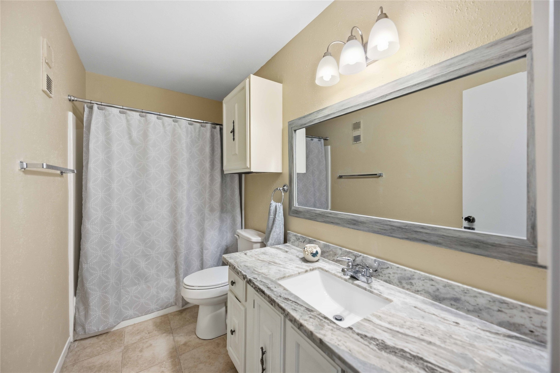 10336 Briar Forest Drive Property Photo 16