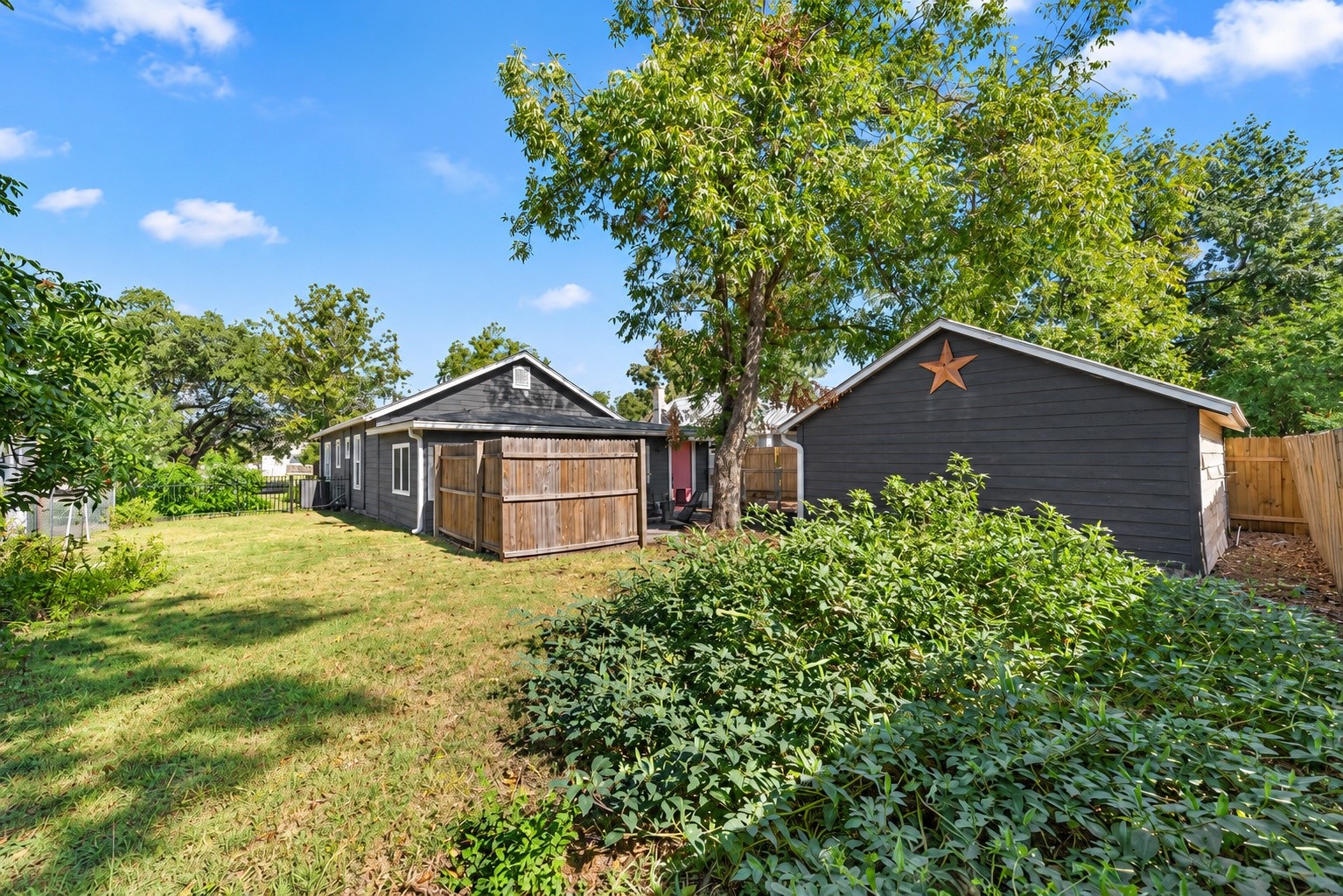 605 N Robinson Avenue Property Photo 32