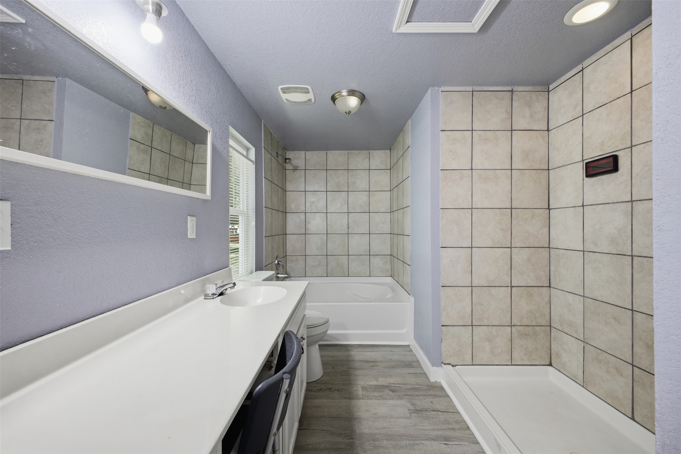 704 Riley Street Property Photo 9