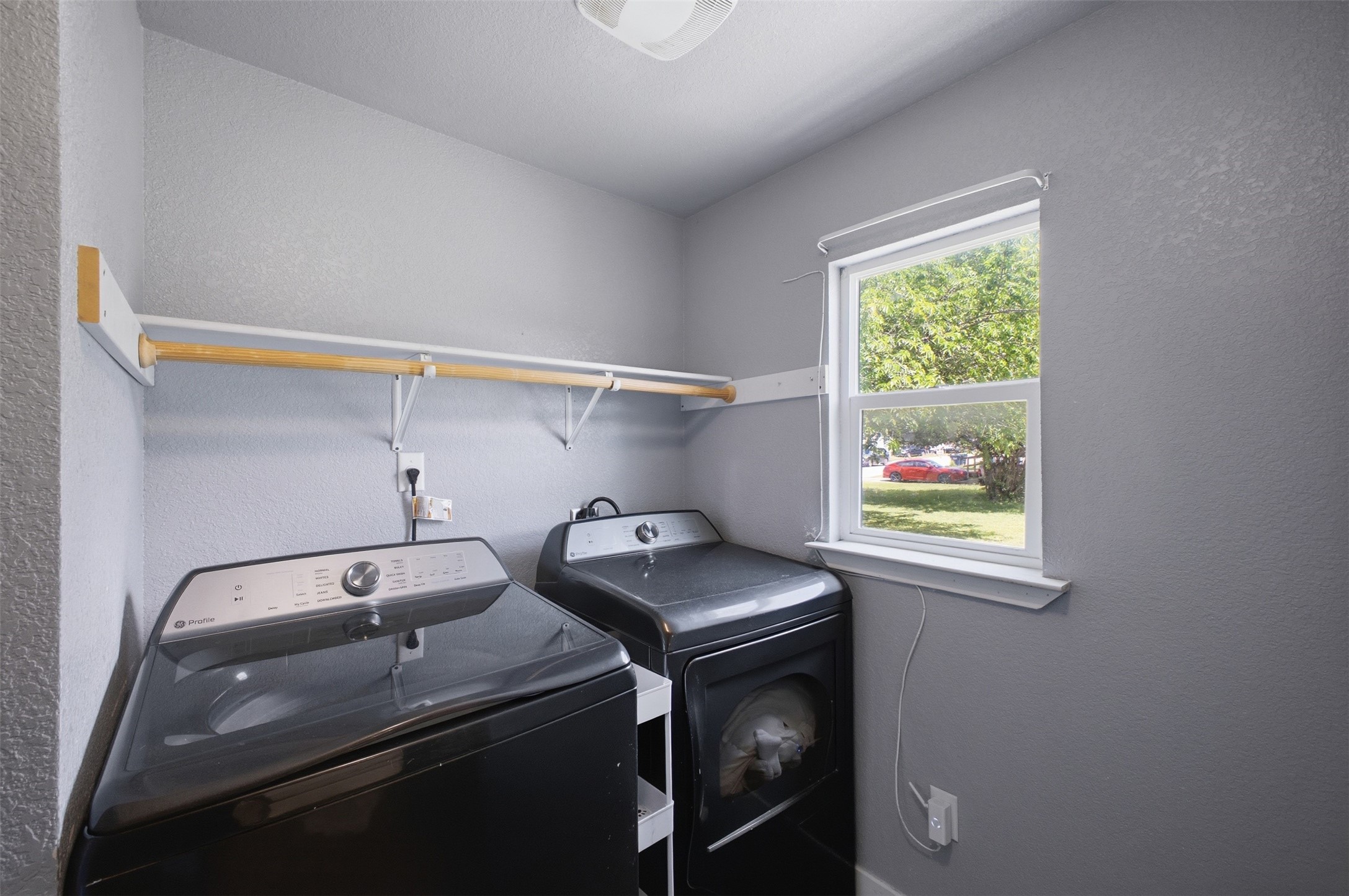 704 Riley Street Property Photo 13
