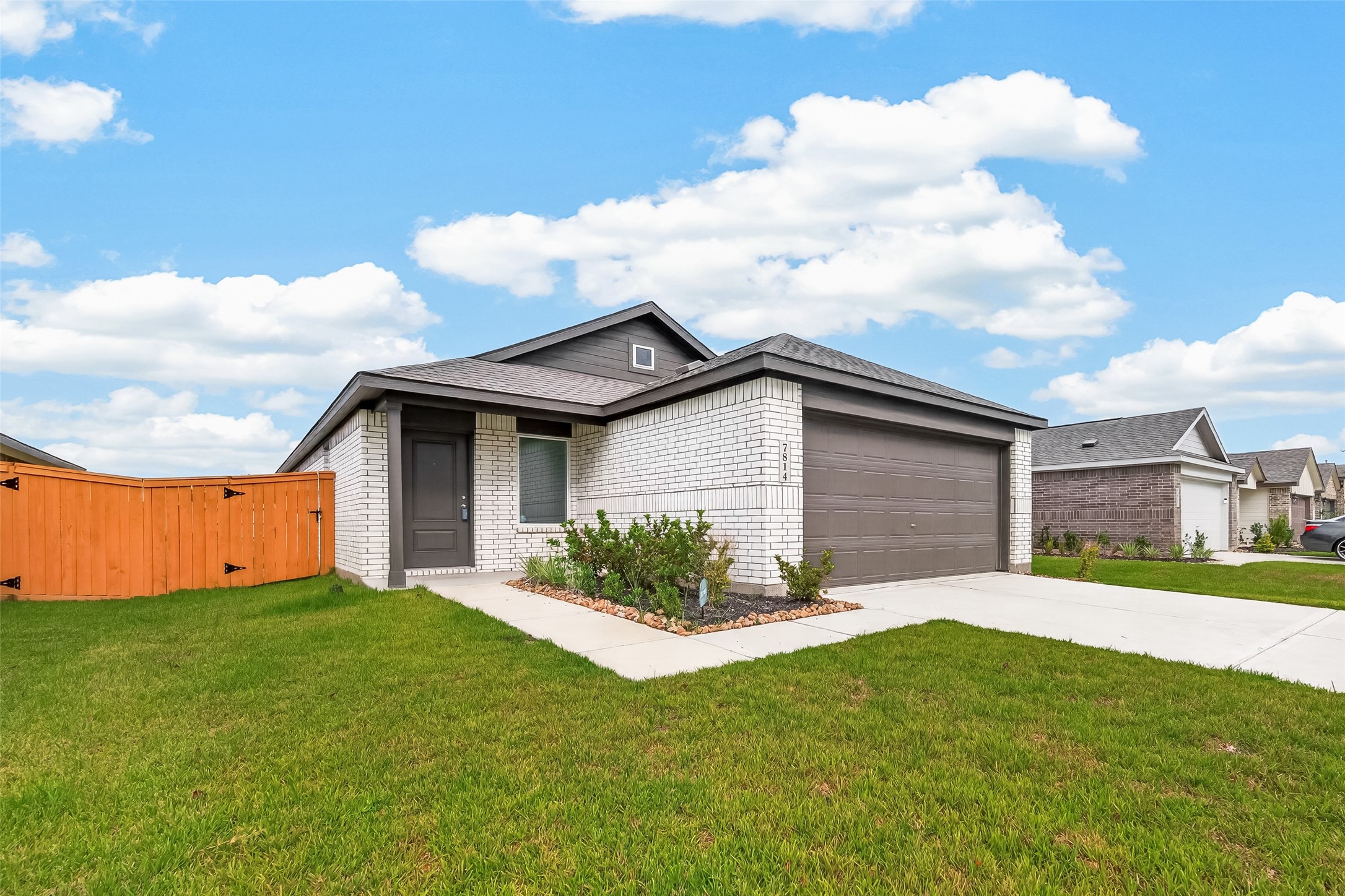 7814 Lavender Jade Drive Property Photo 2