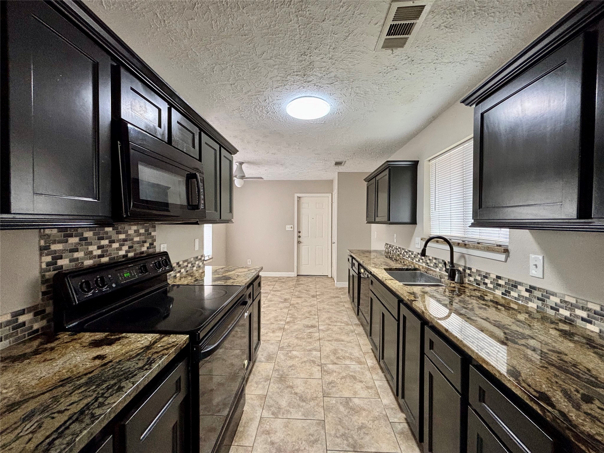 2111 Squire Dobbins Property Photo 4