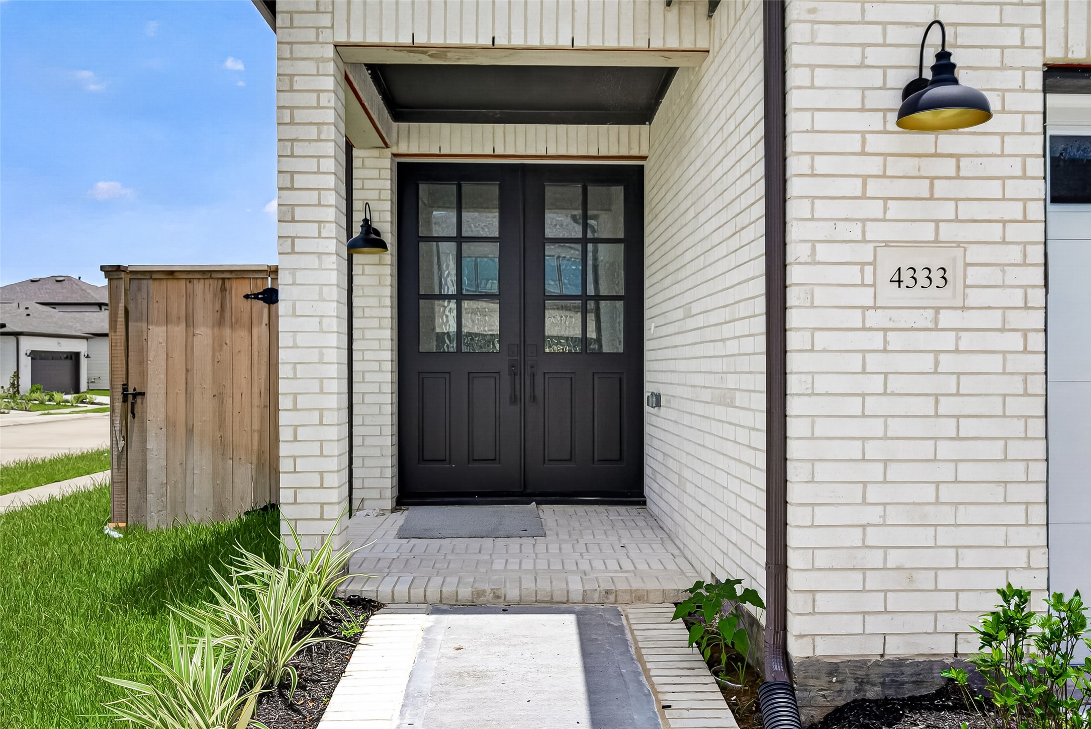 4333 Avron Drive Property Photo 6
