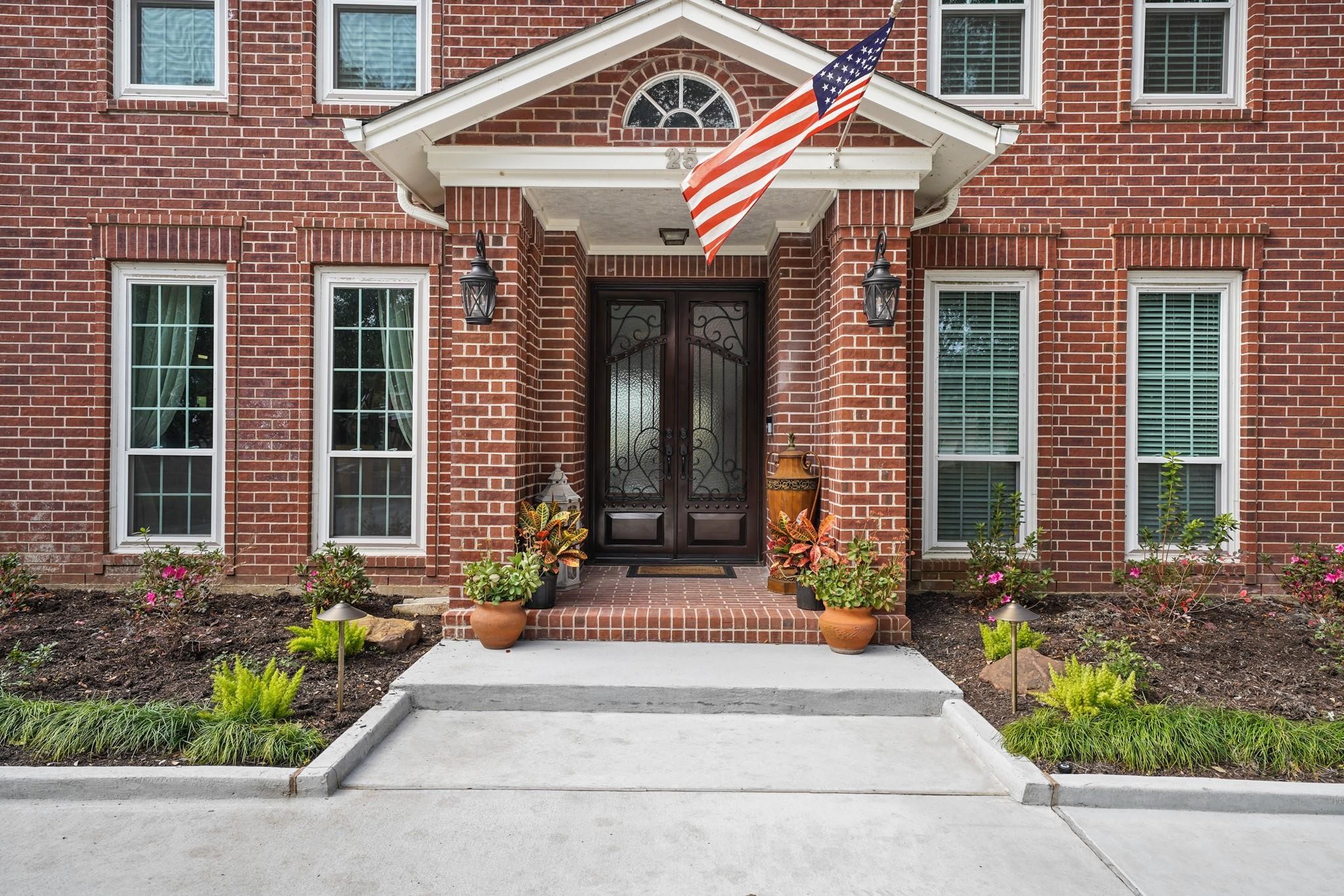 25 The Oval Street Property Photo 3