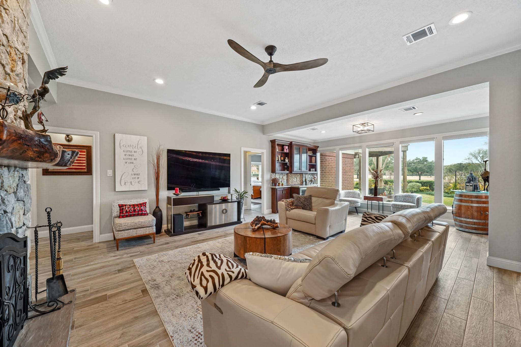 25 The Oval Street Property Photo 8