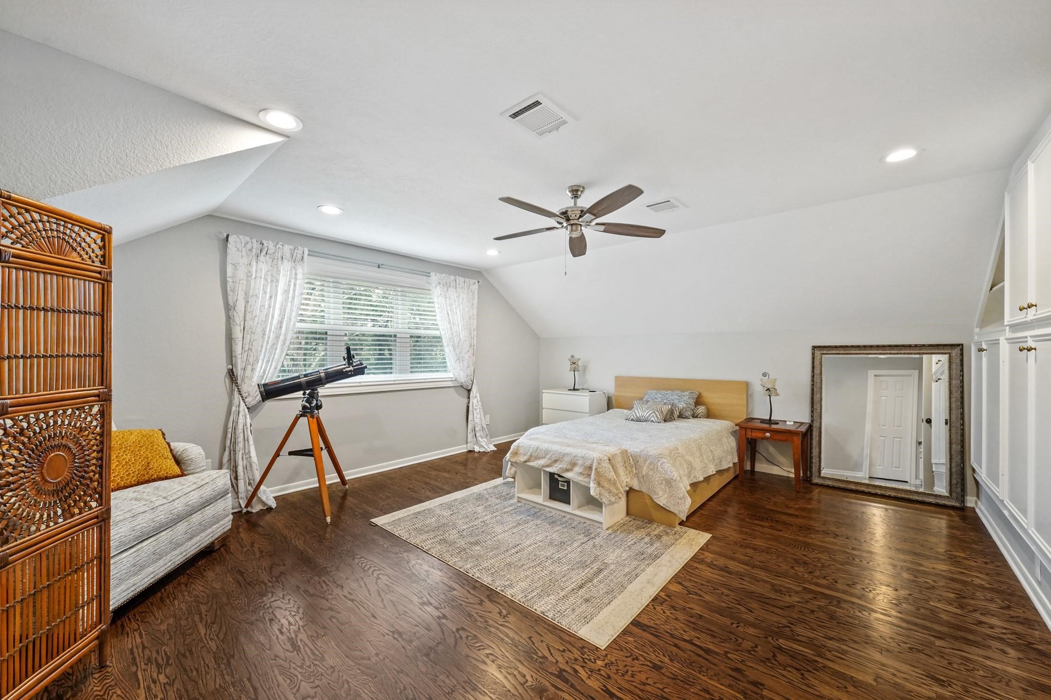 25 The Oval Street Property Photo 27