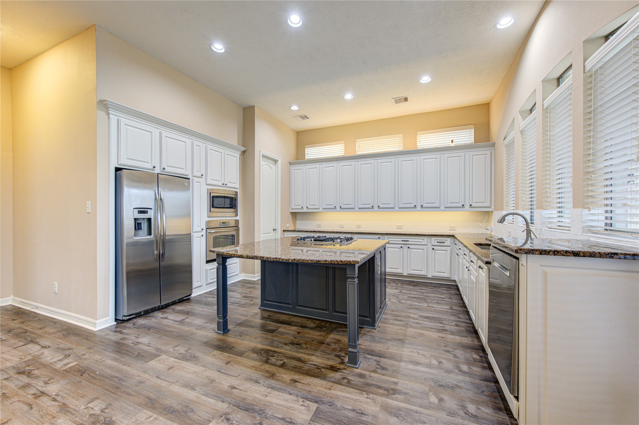 4610 Seguin Valley Drive Property Photo 3