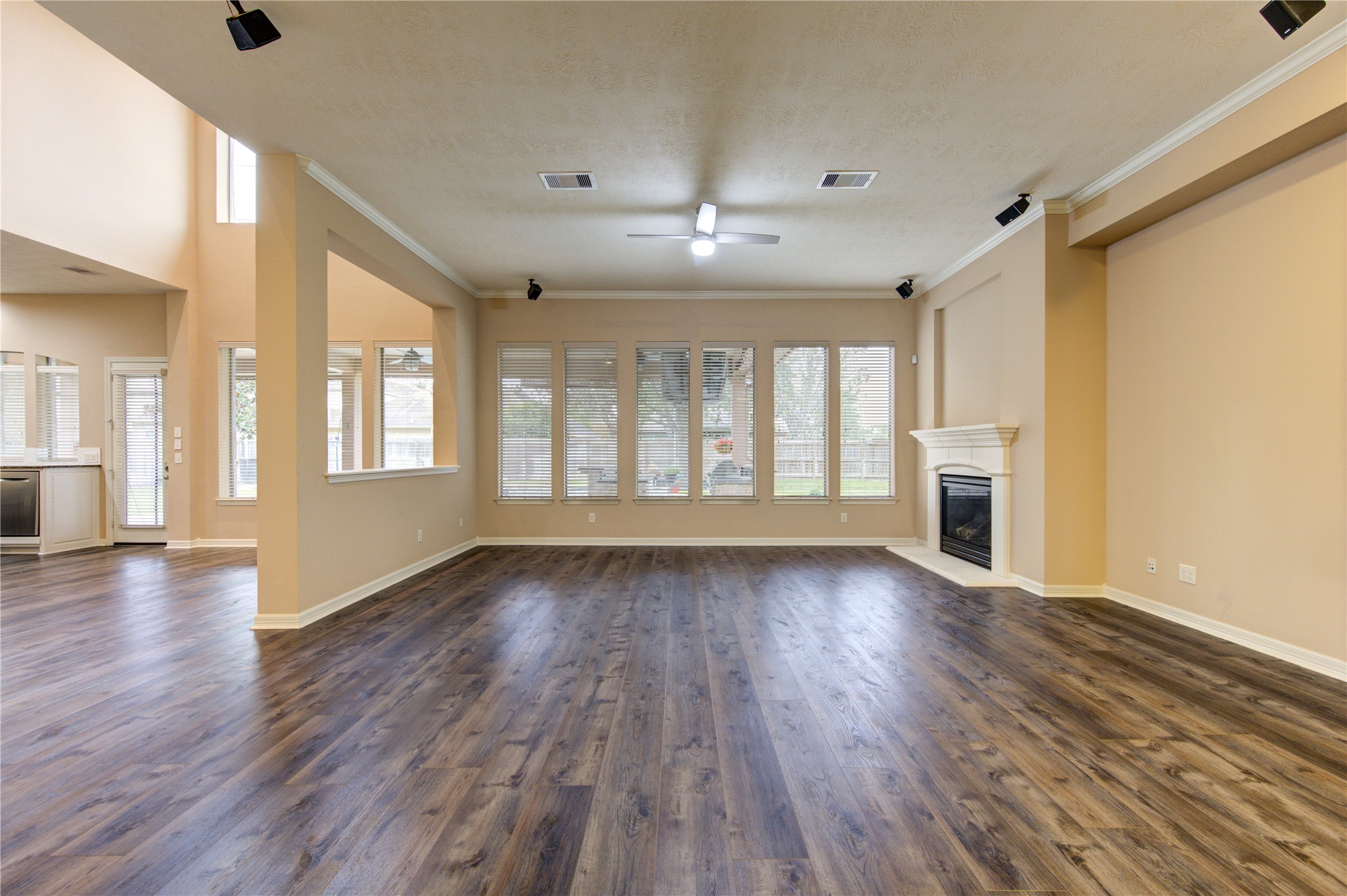 4610 Seguin Valley Drive Property Photo 5