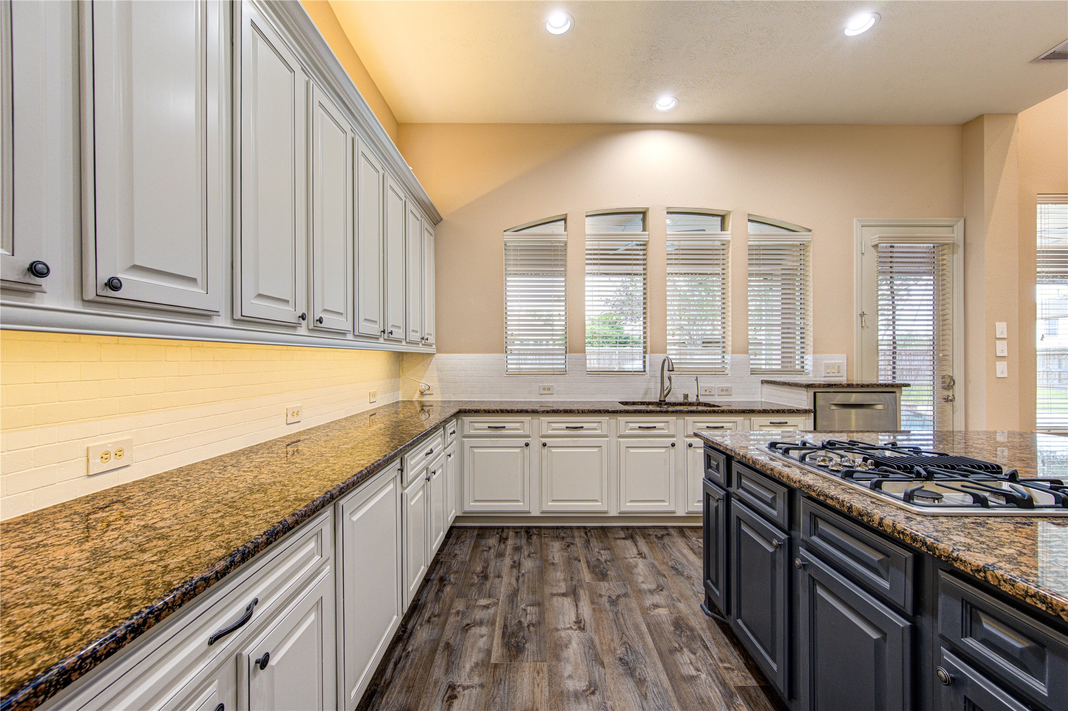 4610 Seguin Valley Drive Property Photo 24