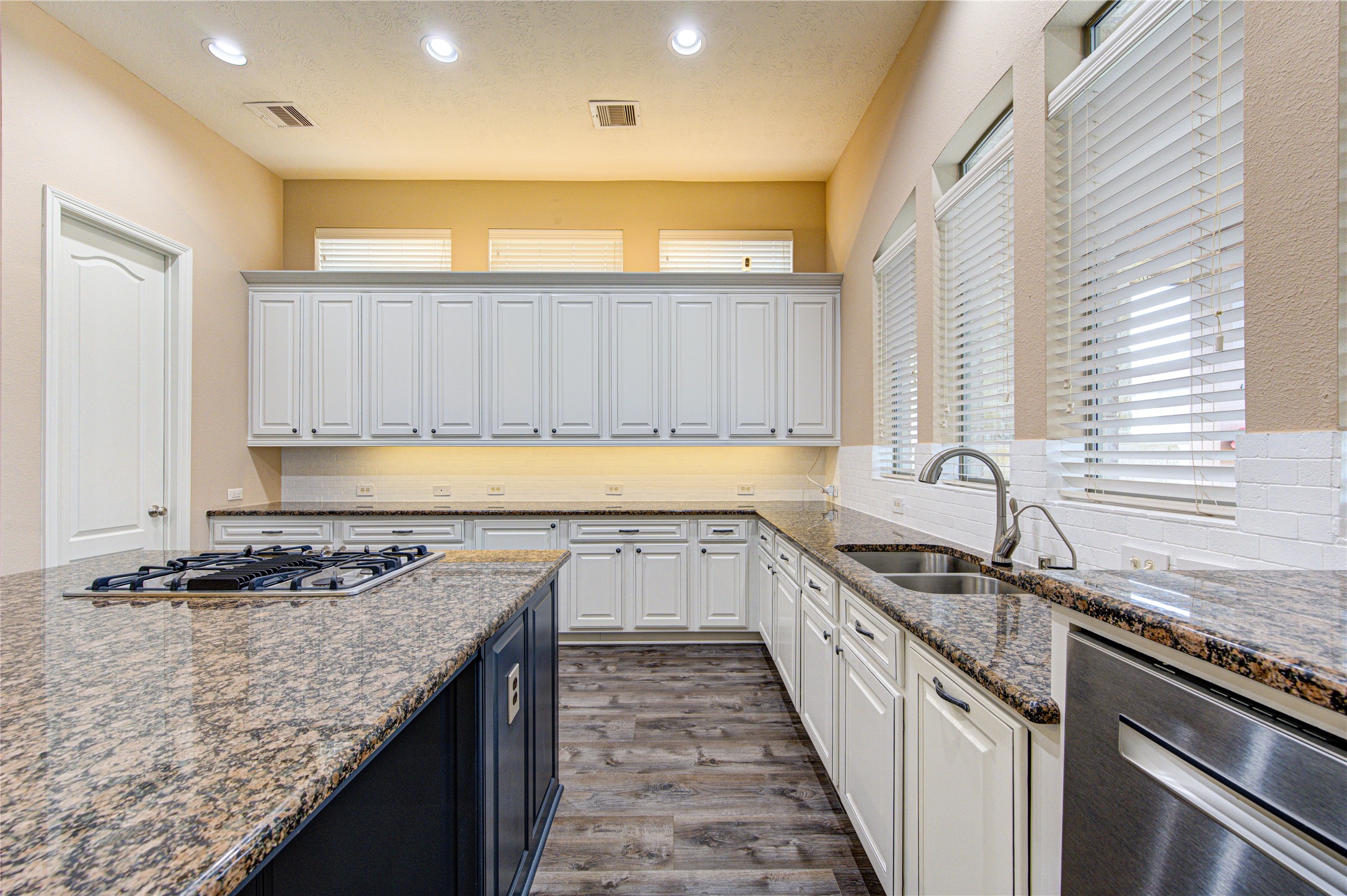 4610 Seguin Valley Drive Property Photo 25