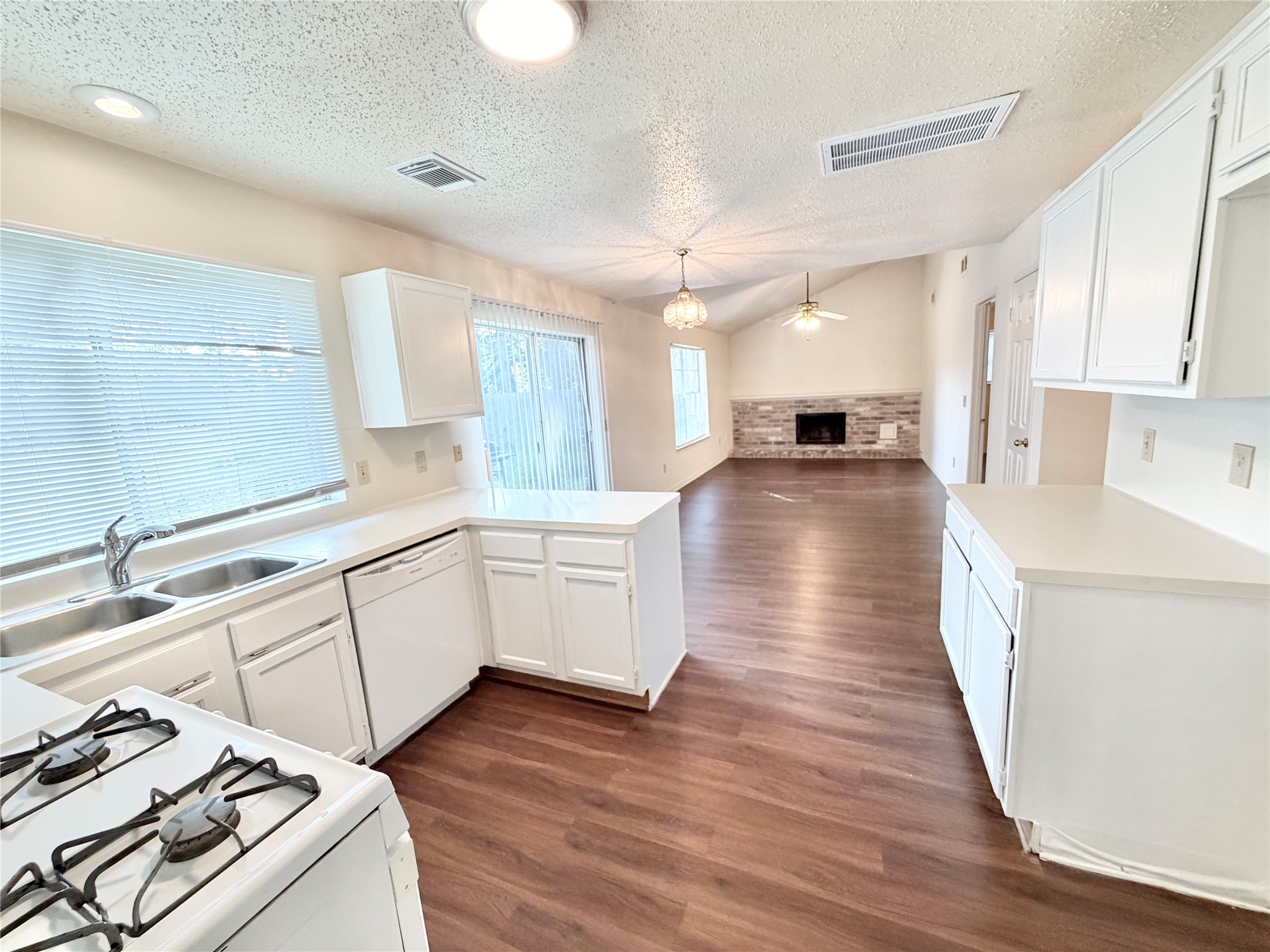 17210 Colony Creek Drive Property Photo 9
