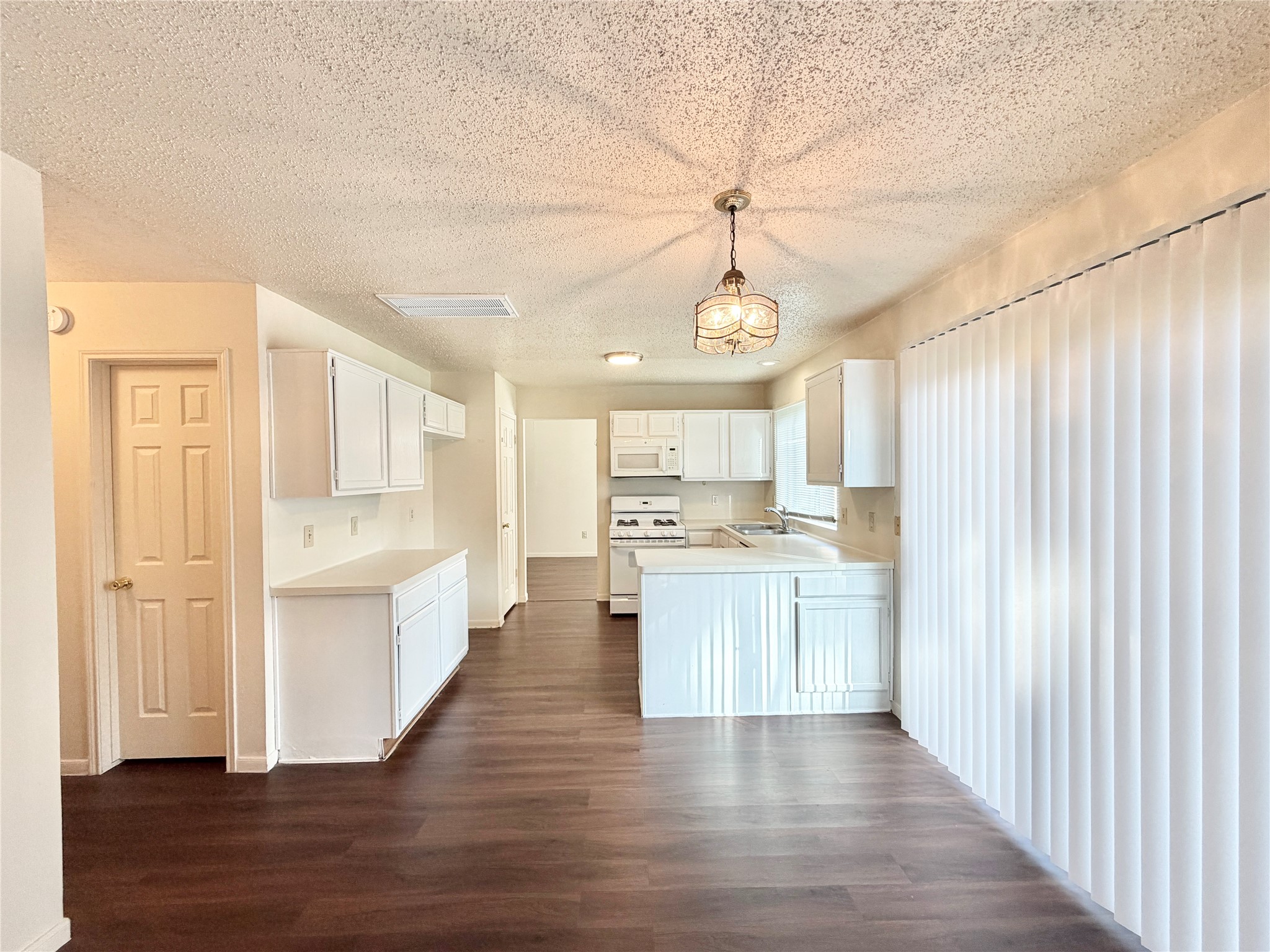 17210 Colony Creek Drive Property Photo 11