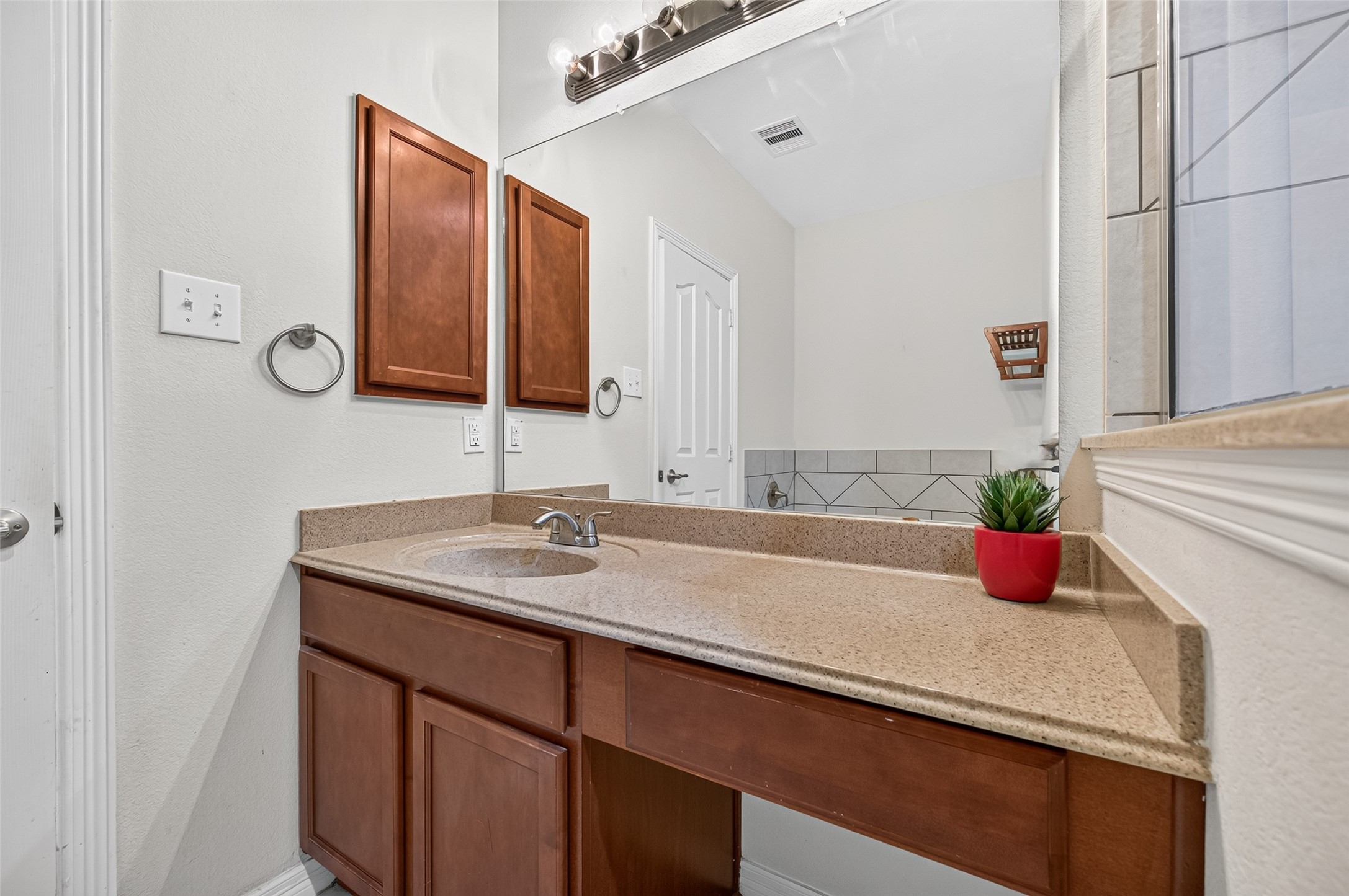 8907 Kleewood Drive Property Photo 32