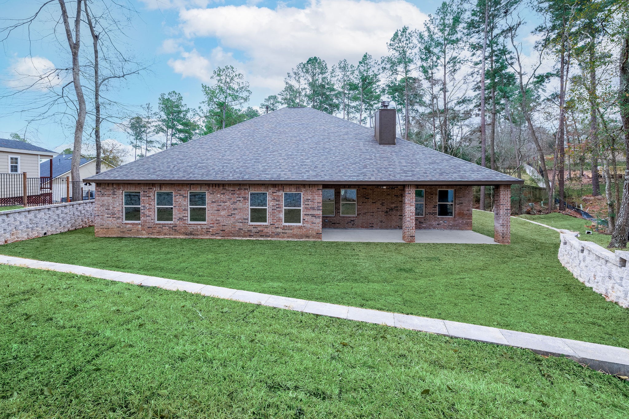 1737 E Lake Drive Property Photo 2