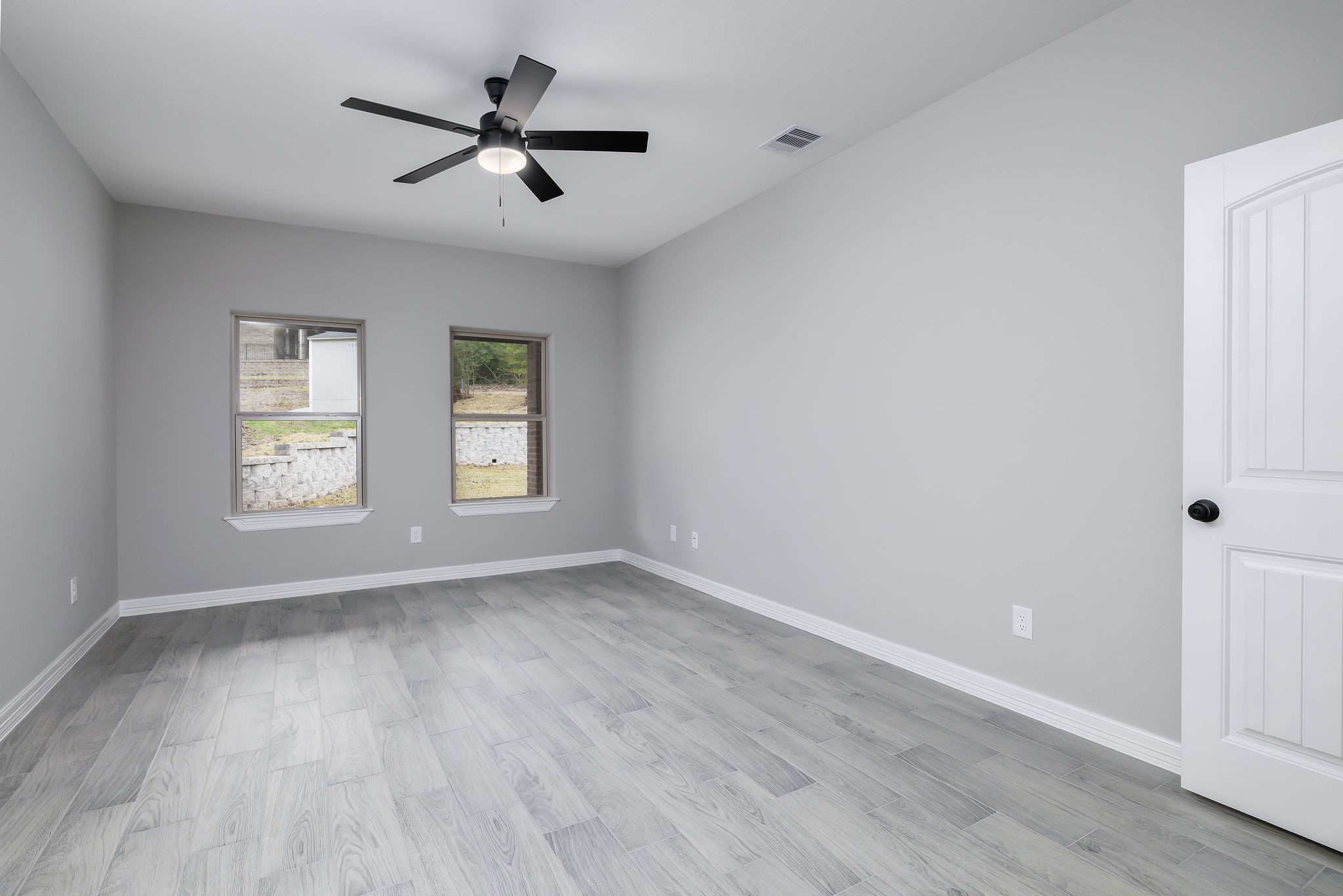 1737 E Lake Drive Property Photo 15
