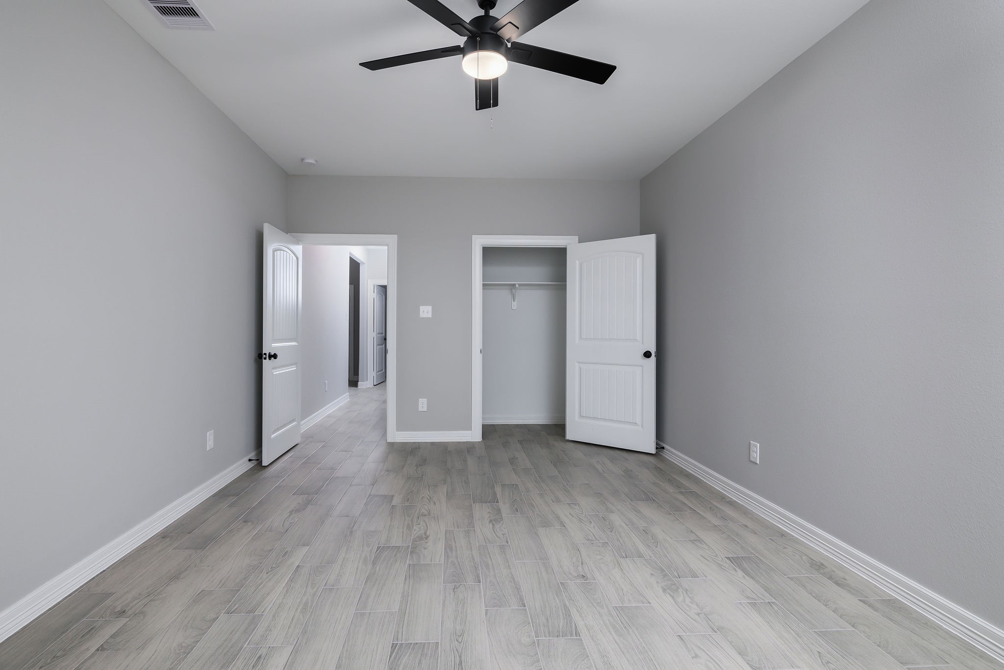 1737 E Lake Drive Property Photo 18