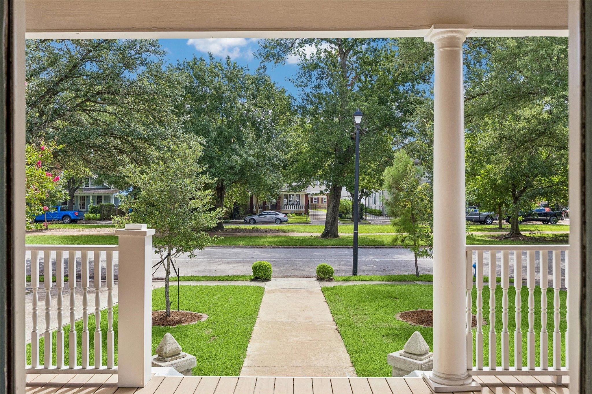 1229 Heights Boulevard Property Photo 4