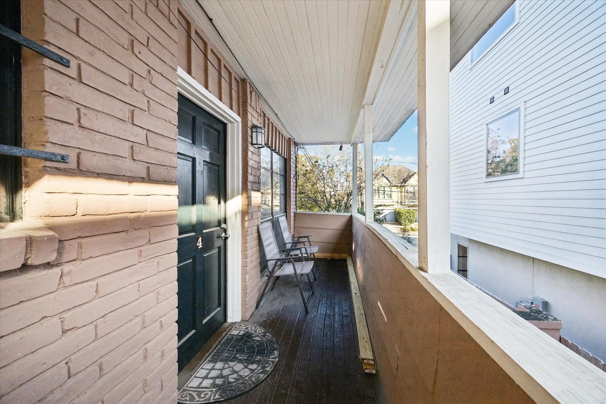 2414 Morse Street 3 Property Photo 6