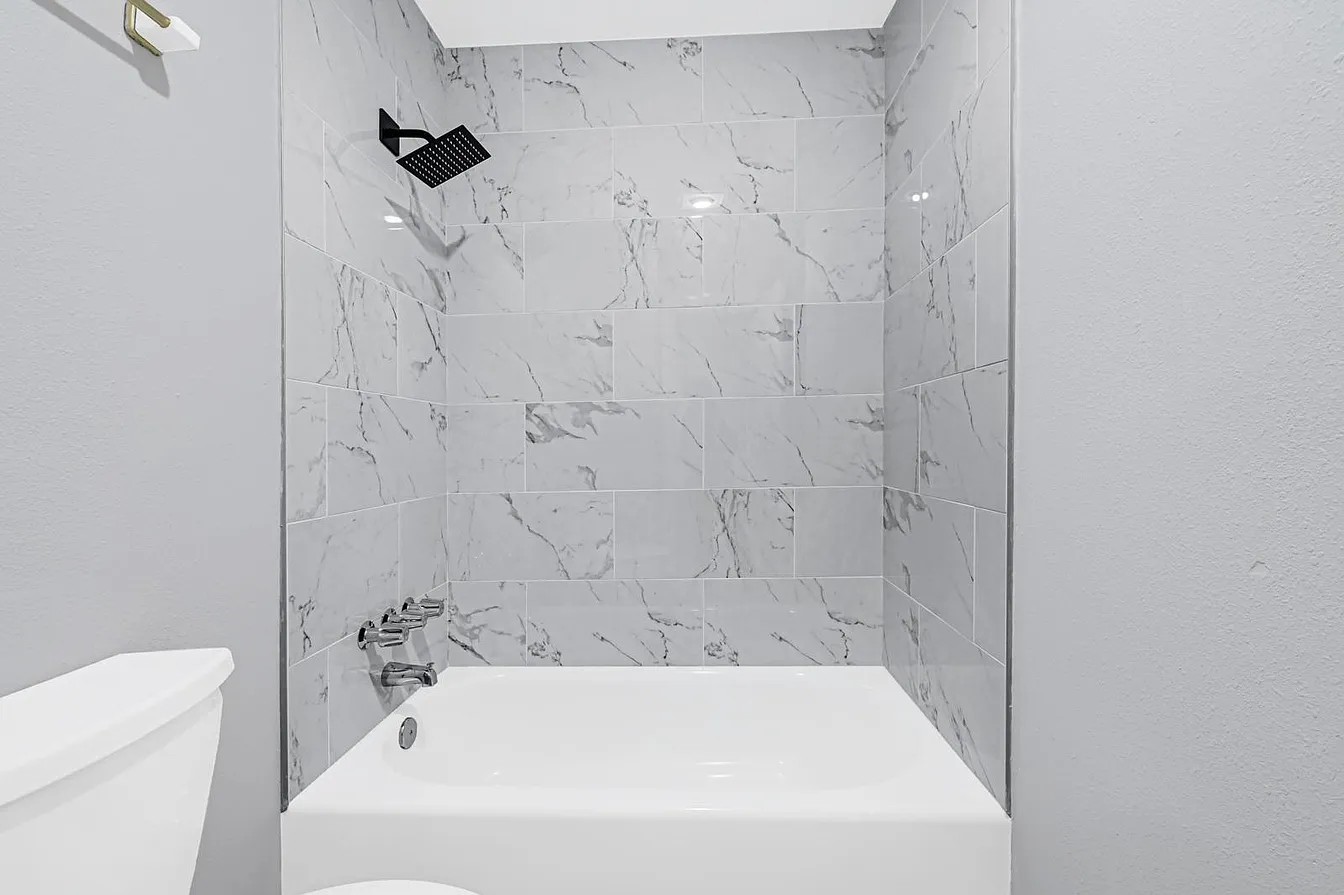 6326 Cambridge Glen Lane Property Photo 14