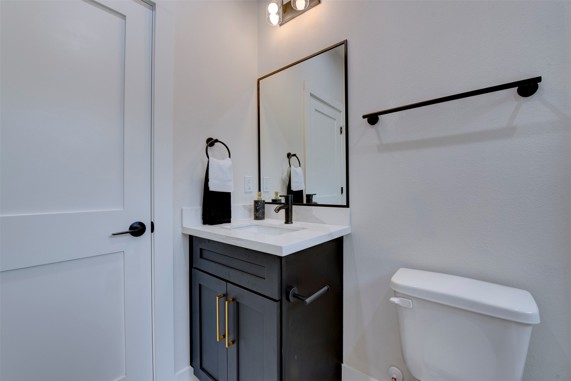 1304 Evelyn Street Property Photo 38