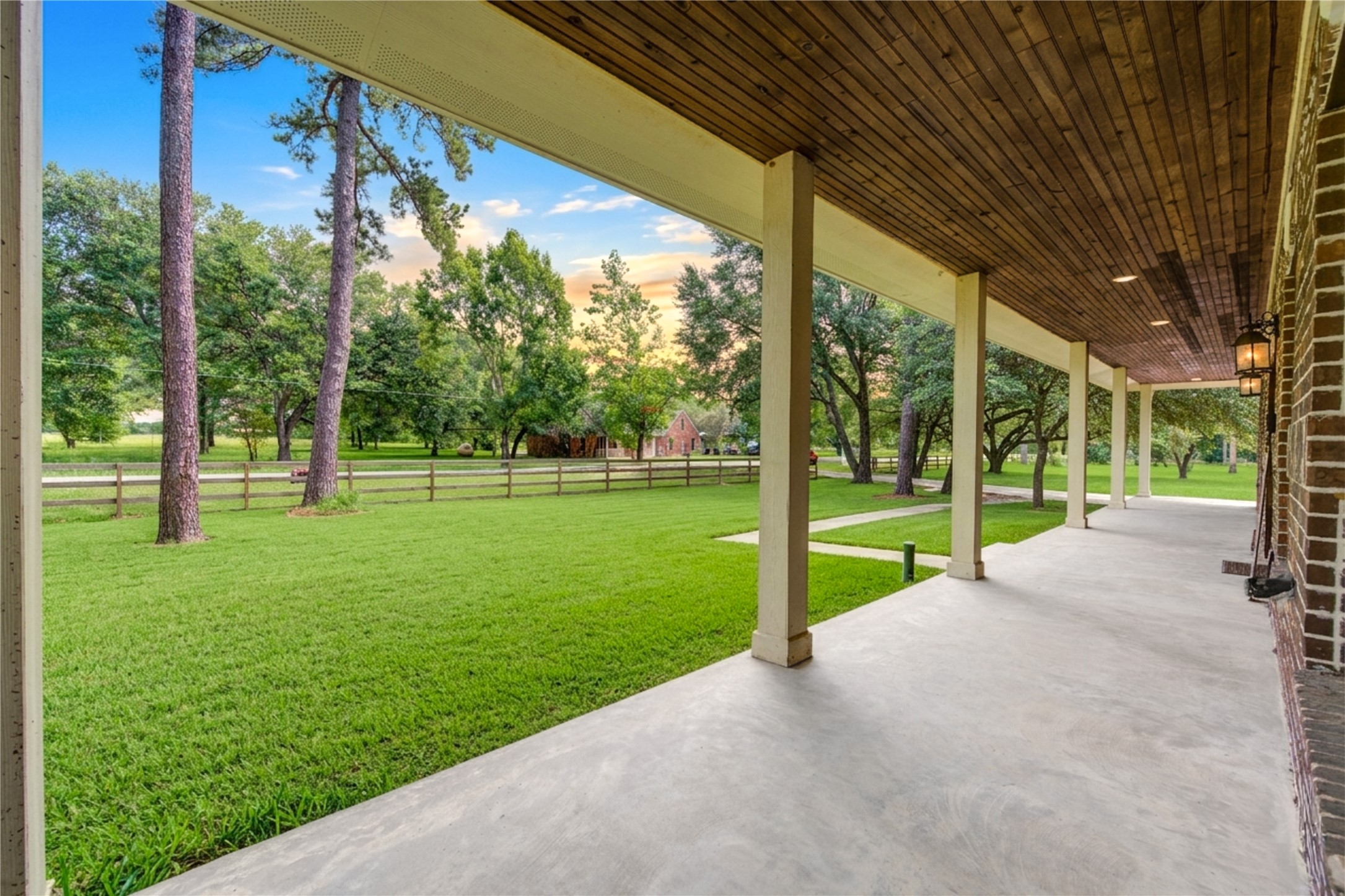 20531 Faye Street Property Photo 42