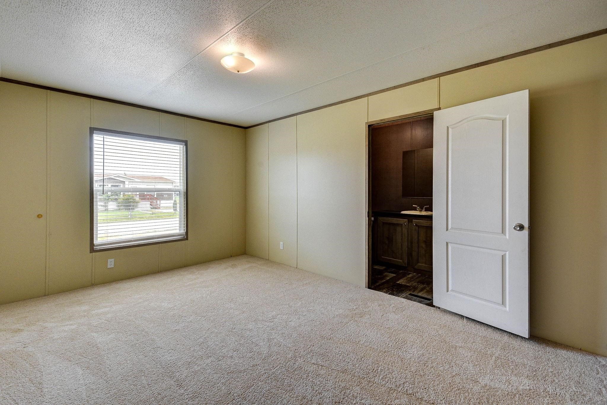 2245 Ben Boulevard Property Photo 8