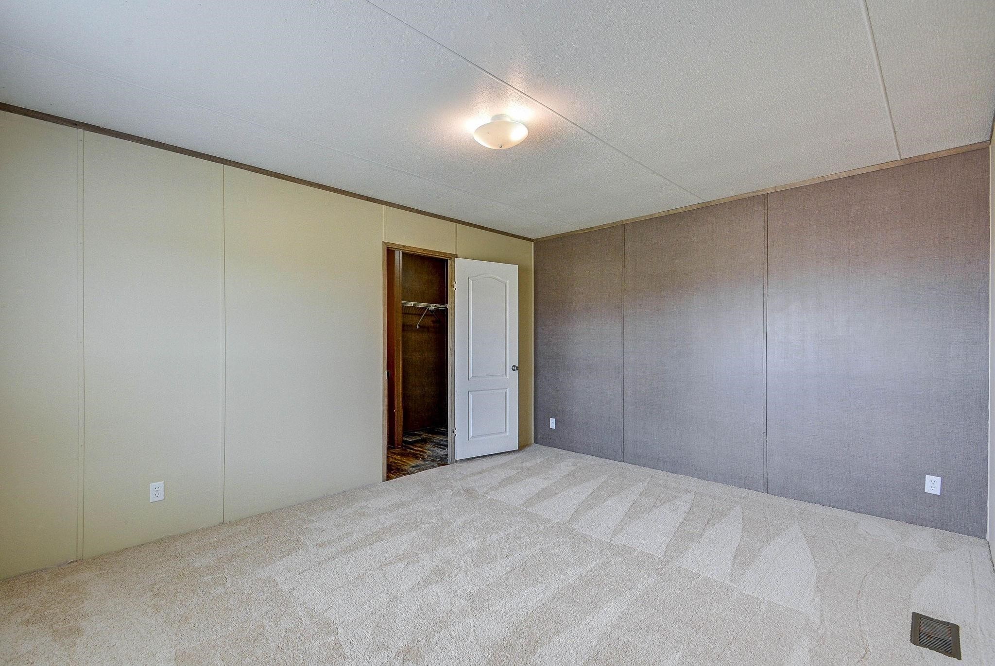 2245 Ben Boulevard Property Photo 9