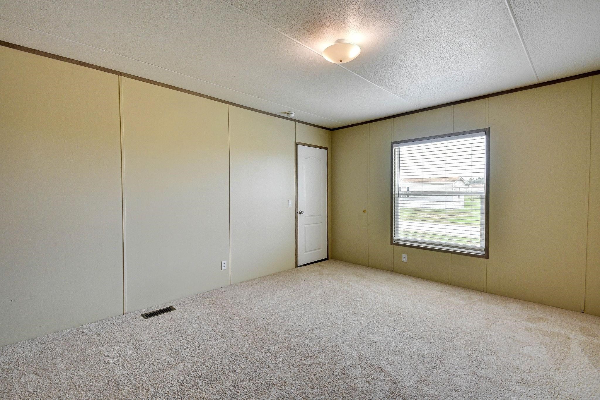 2245 Ben Boulevard Property Photo 10