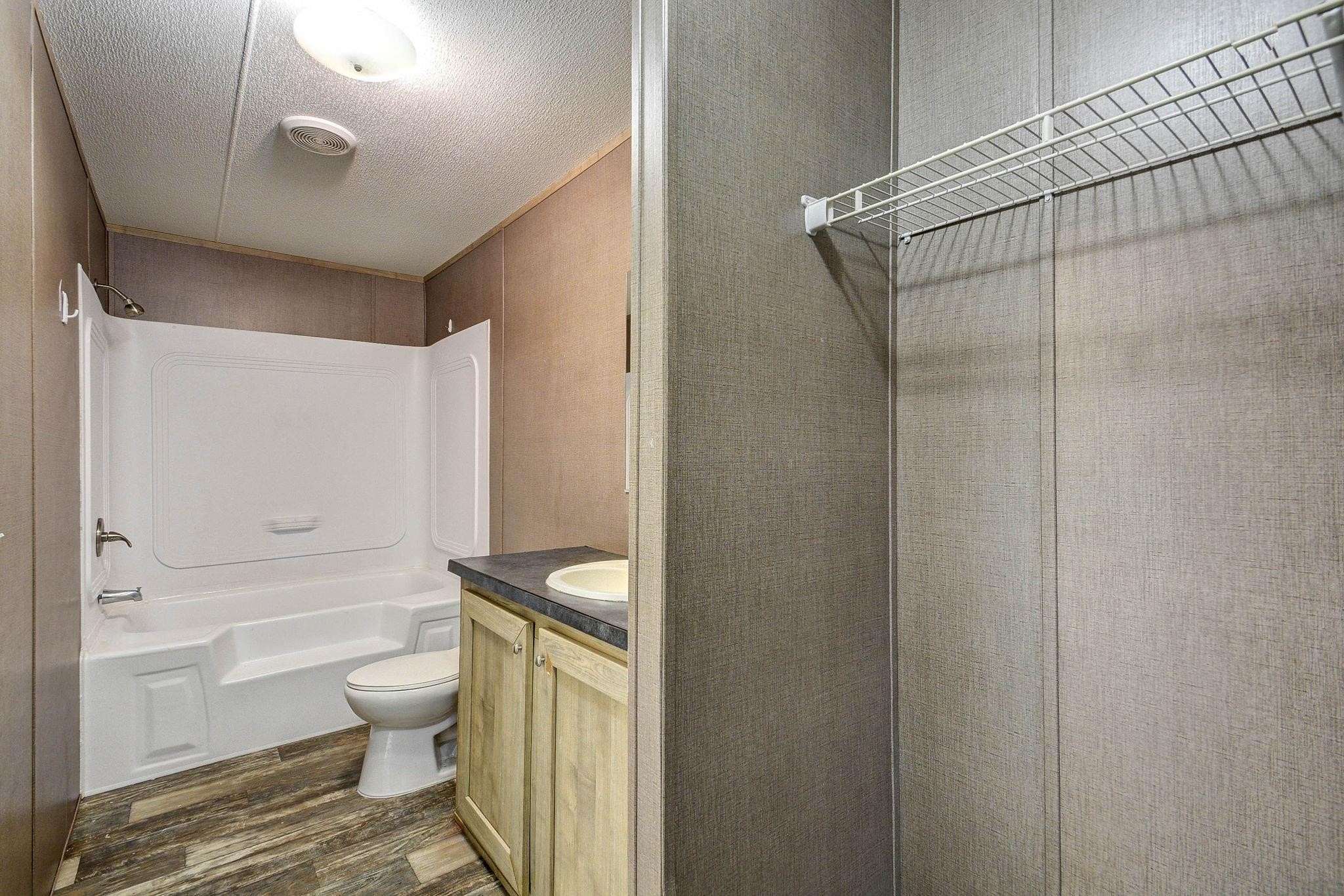 2245 Ben Boulevard Property Photo 11