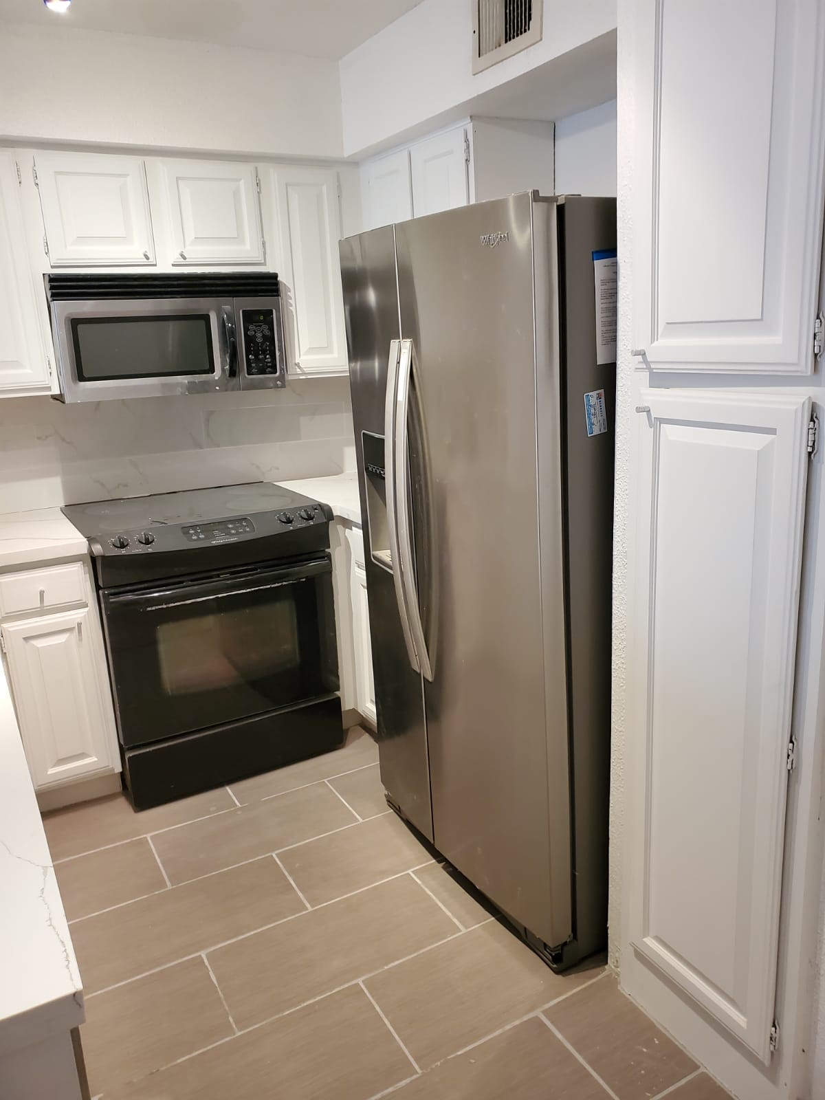 2425 Holly Hall Street 116 Property Photo 4