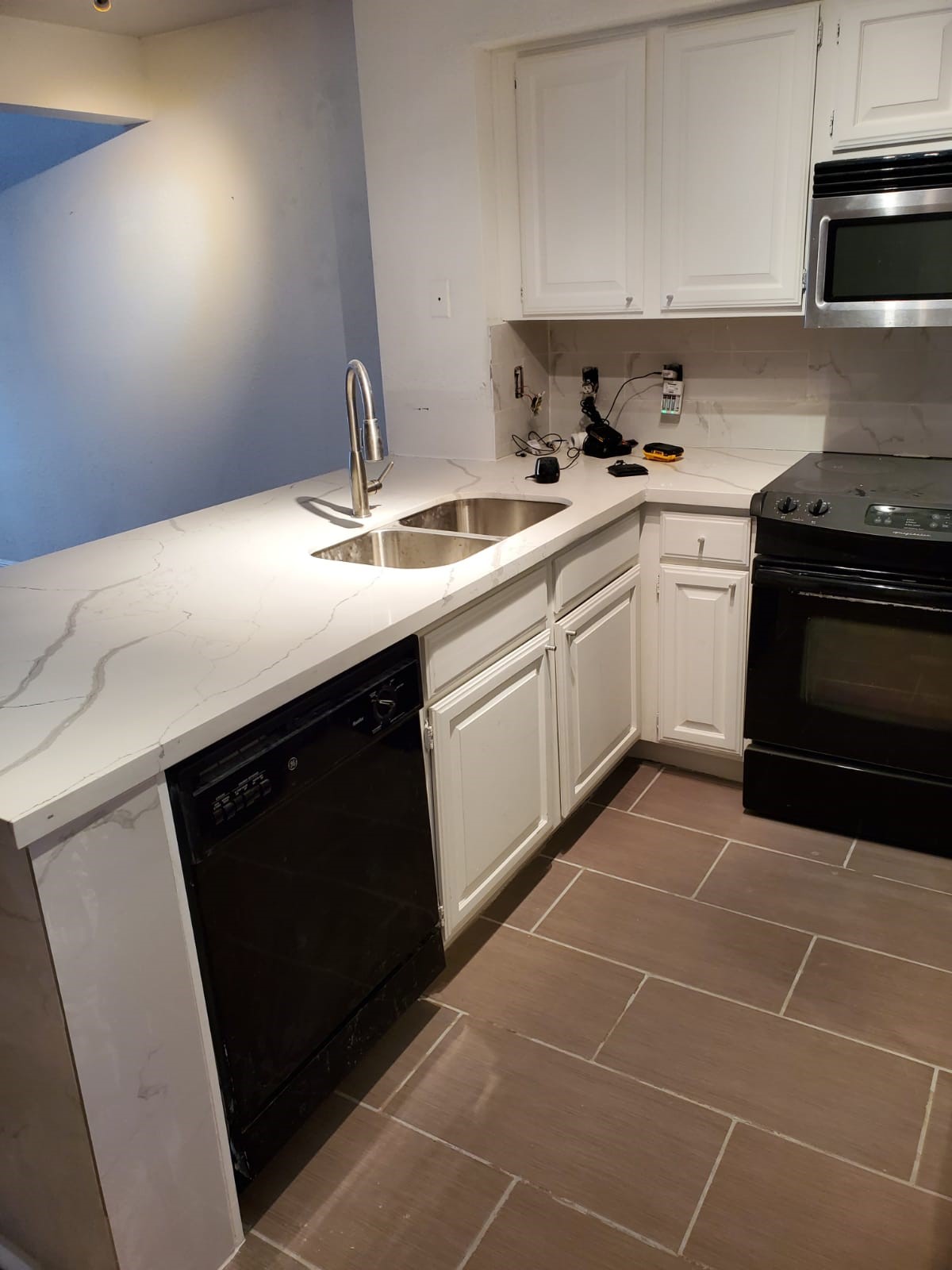 2425 Holly Hall Street 116 Property Photo 5