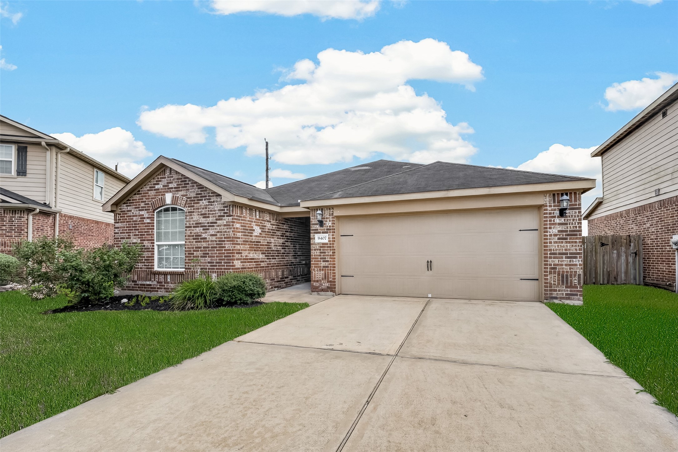 9407 Grand Spark Drive Property Photo 4