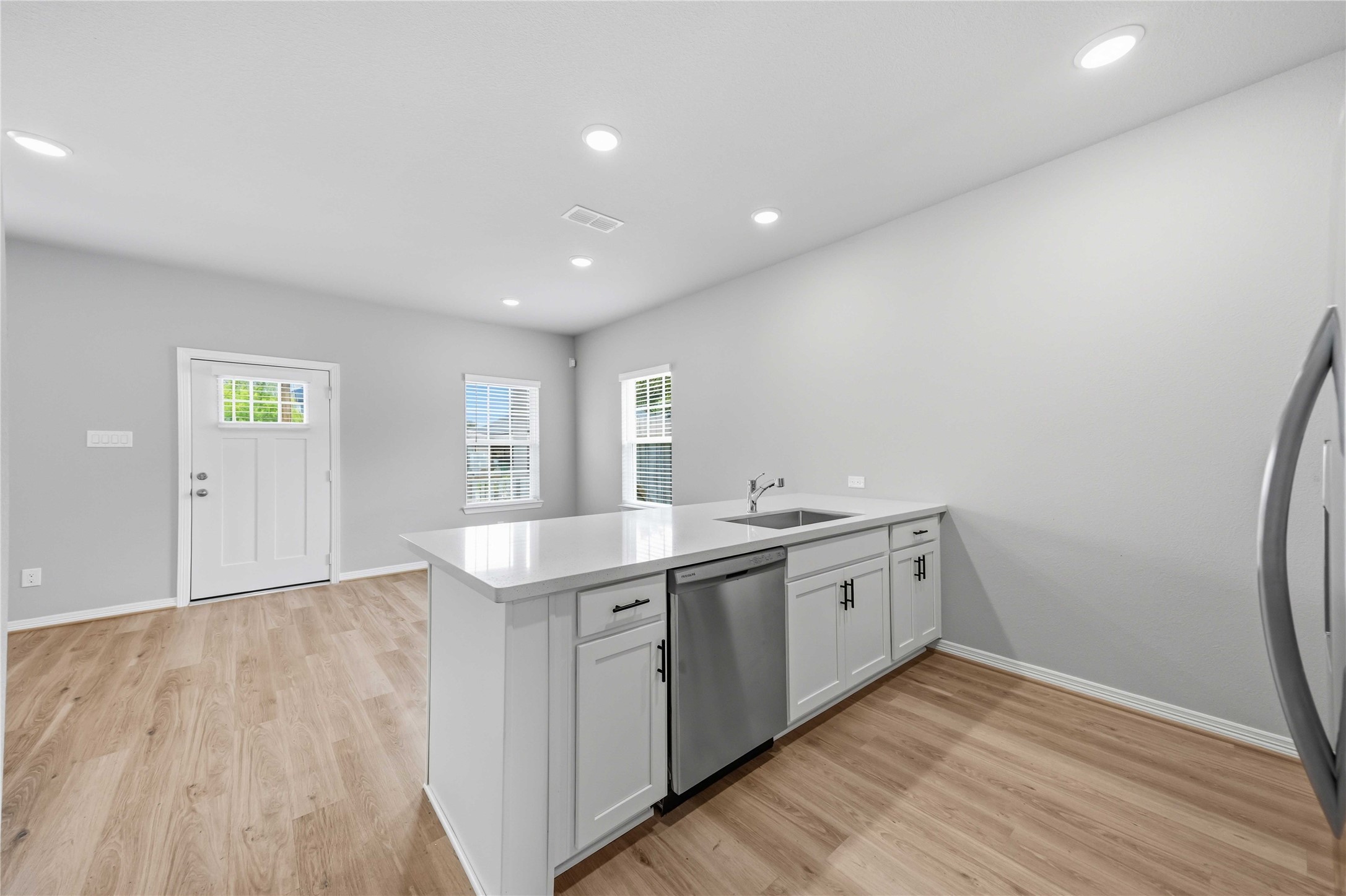 6431 Paris Street Property Photo 11