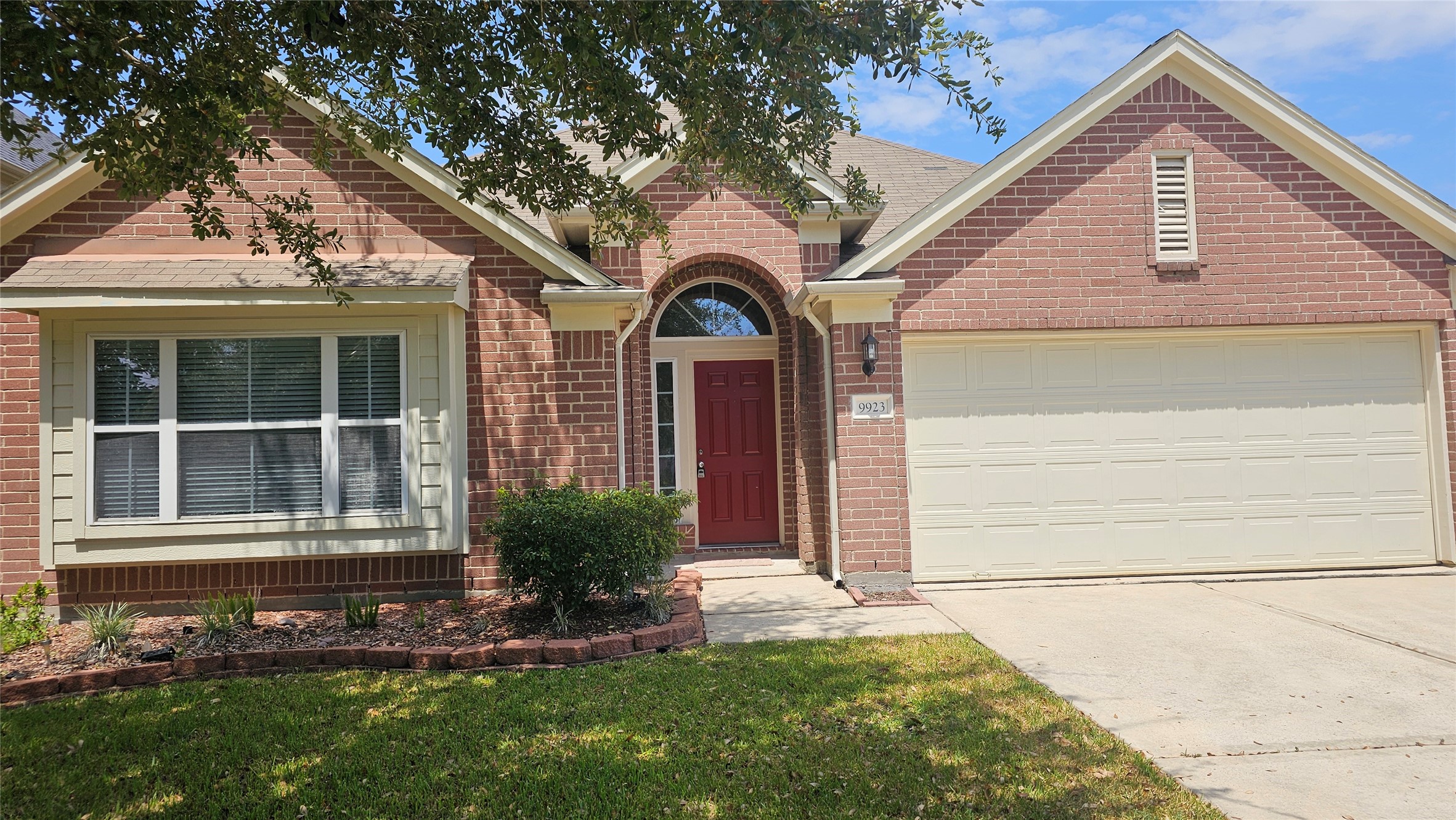 9923 Yearling Place Property Photo 2