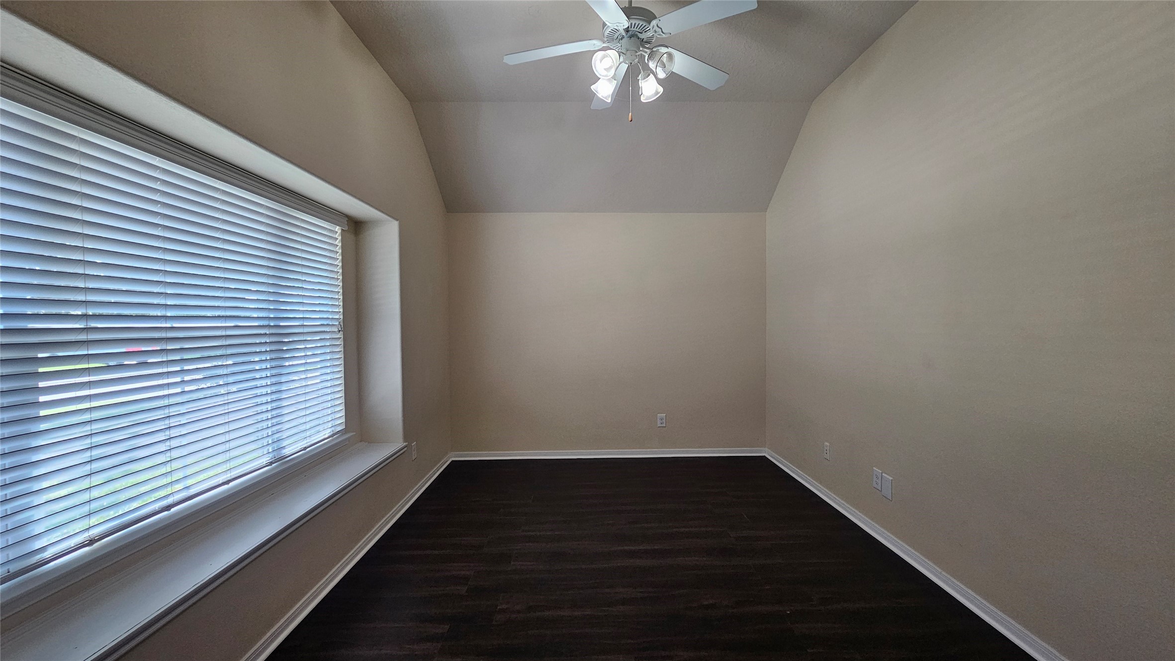 9923 Yearling Place Property Photo 4