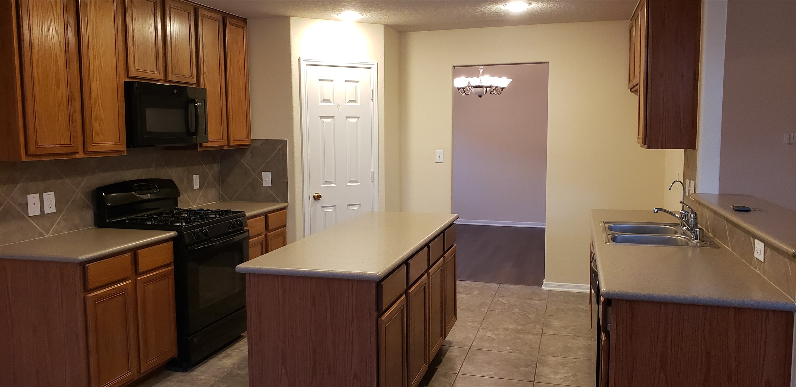 9923 Yearling Place Property Photo 7