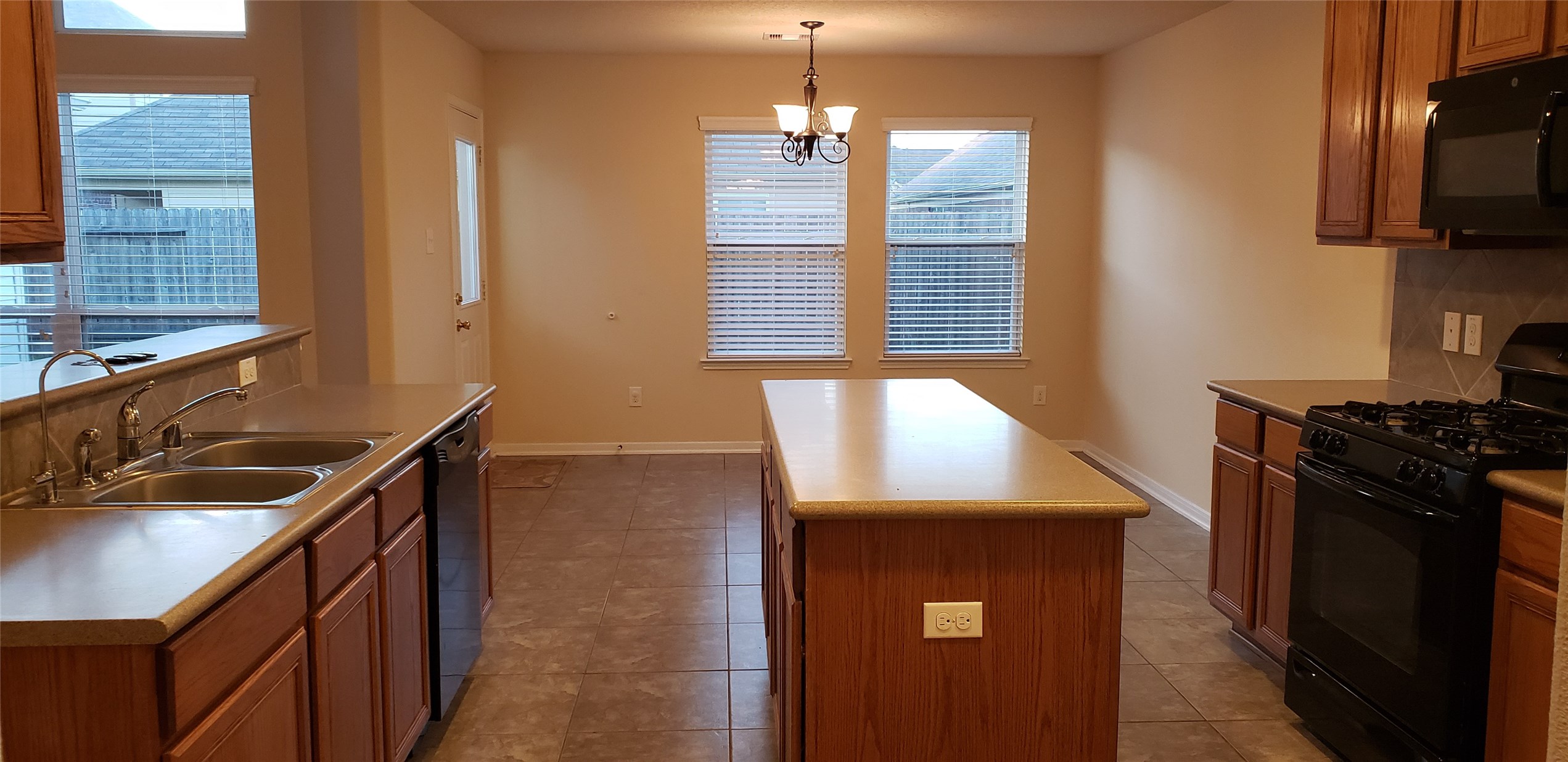 9923 Yearling Place Property Photo 11