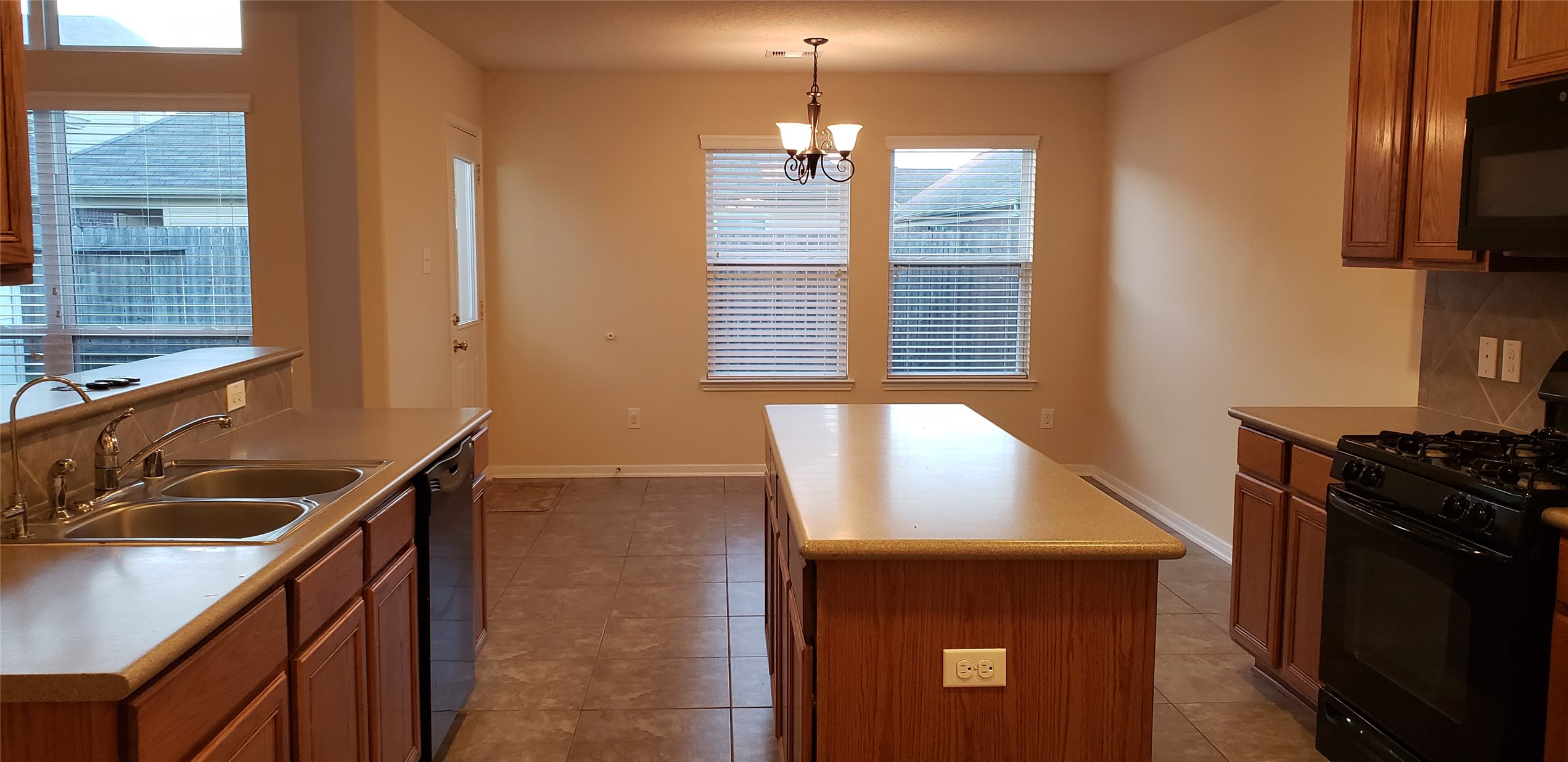 9923 Yearling Place Property Photo 12