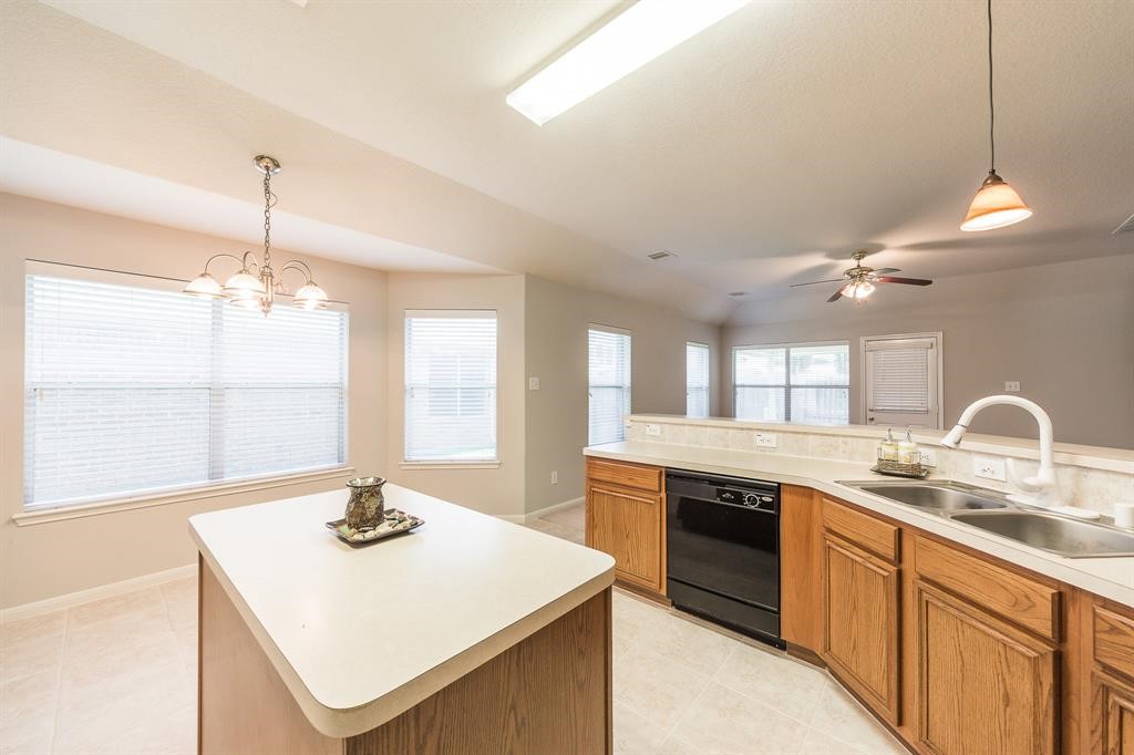 9934 Barr Lake Drive Property Photo 7