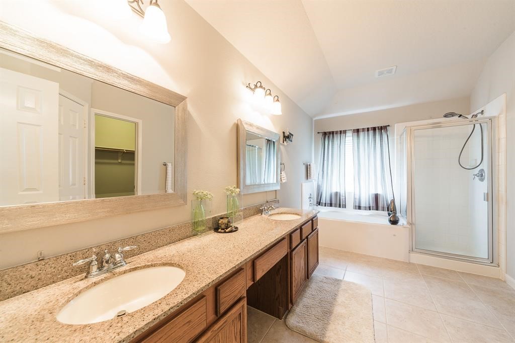 9934 Barr Lake Drive Property Photo 11