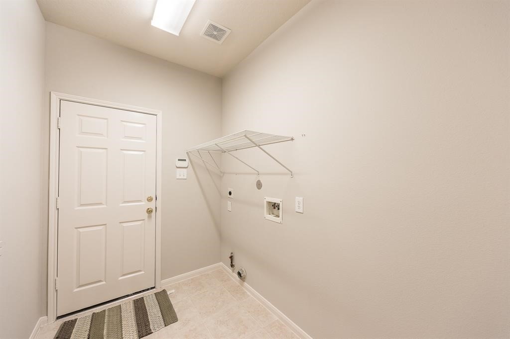 9934 Barr Lake Drive Property Photo 16