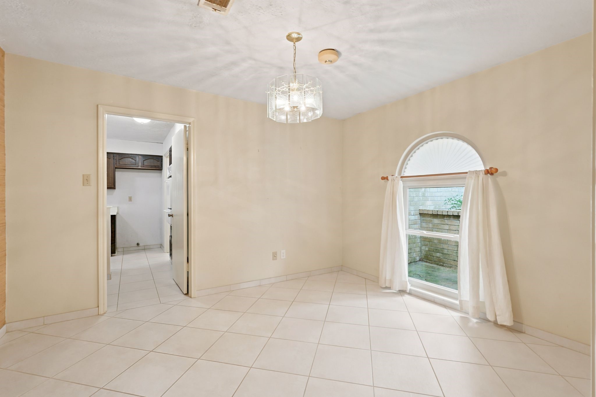 9607 Dornoch Drive Property Photo 5