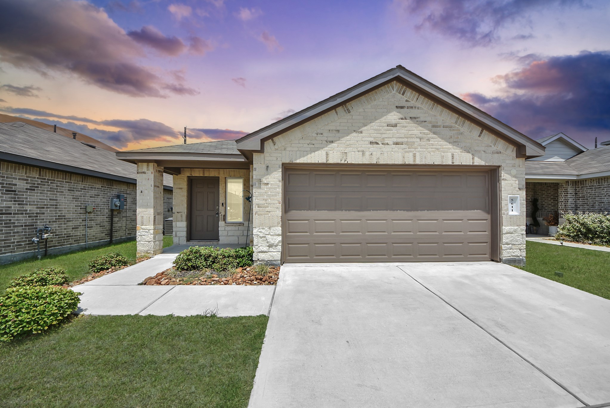 5611 Simcrest Grove Drive Property Photo 1