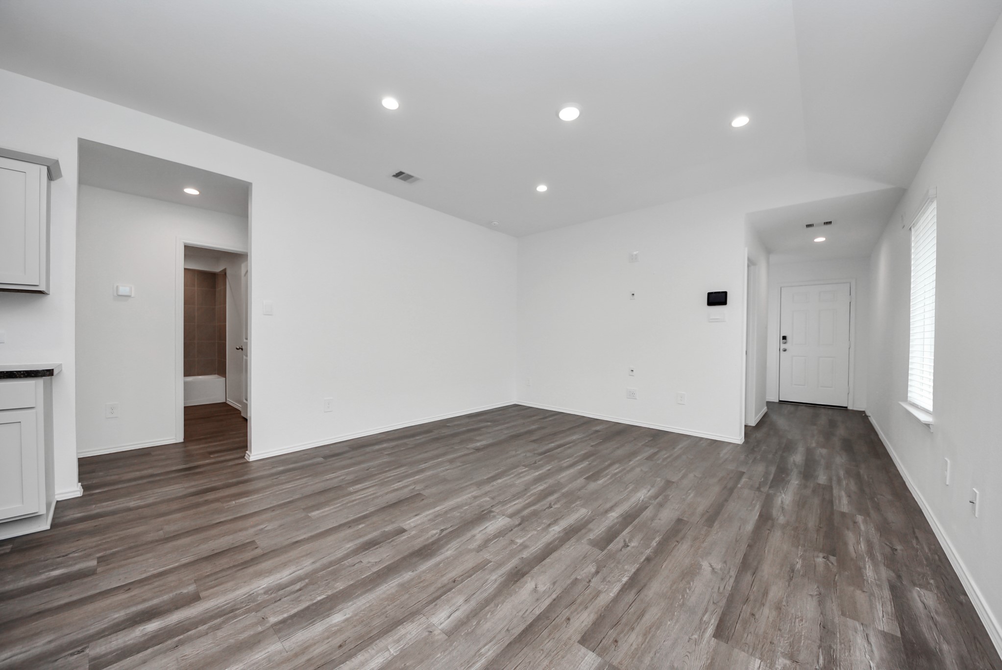 5611 Simcrest Grove Drive Property Photo 6
